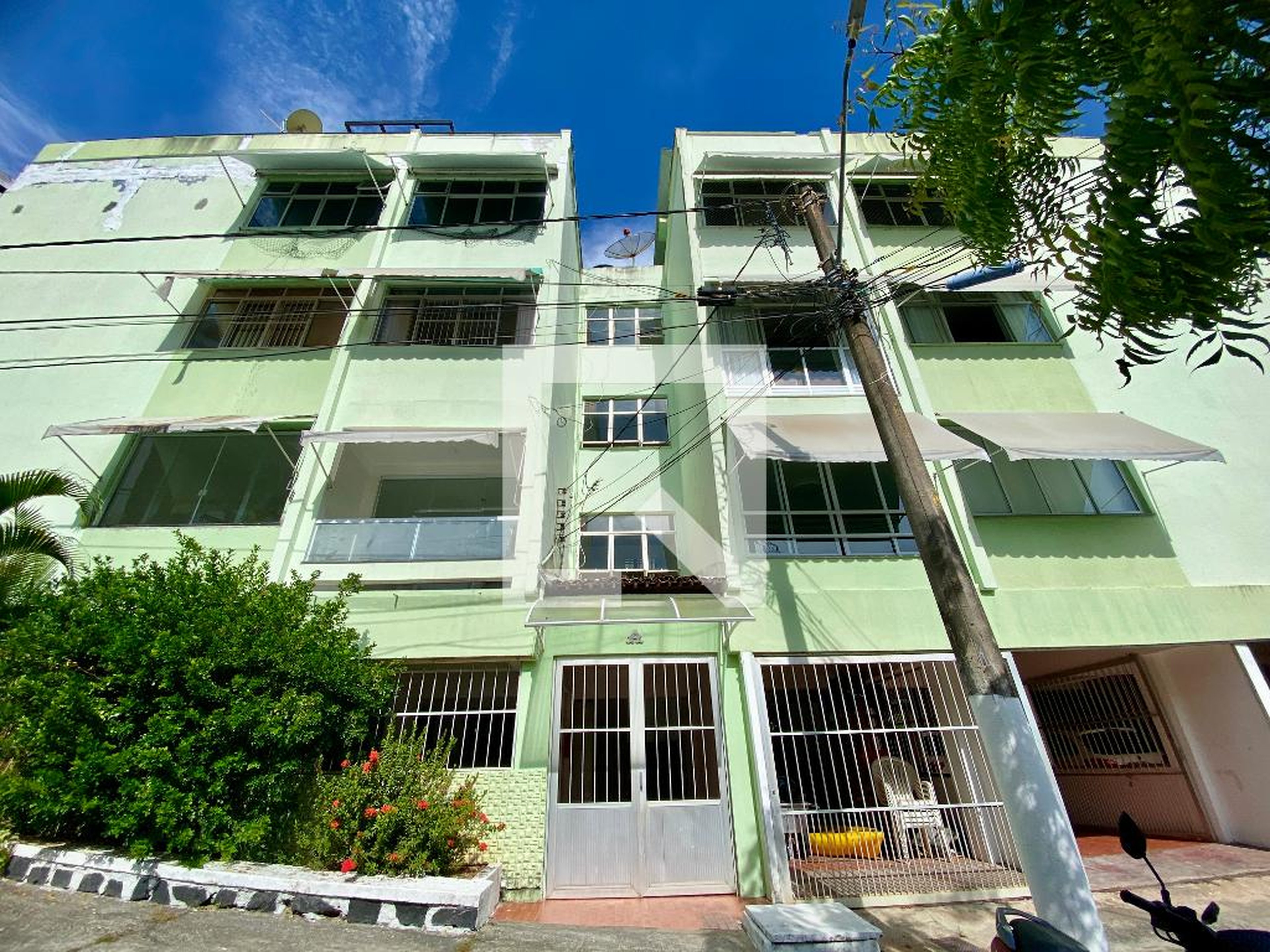 Fachada Condomínio em Rua Bartolomeu Dias, 66