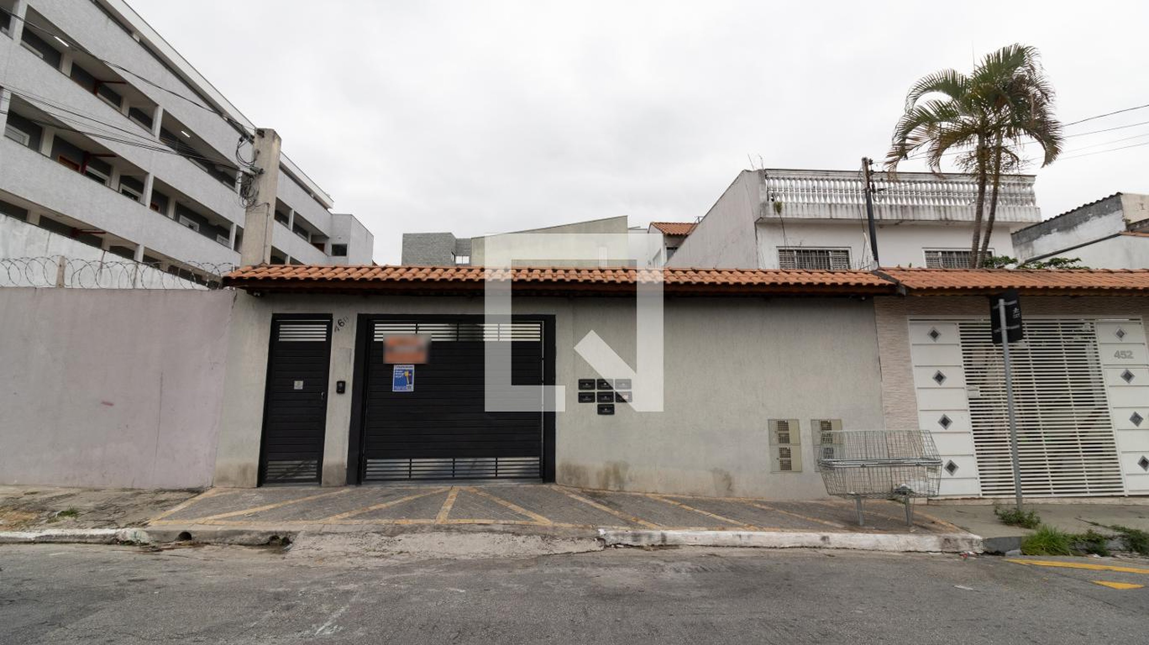 Fachada Condomínio em Rua Antônio de Freitas Toledo, 460