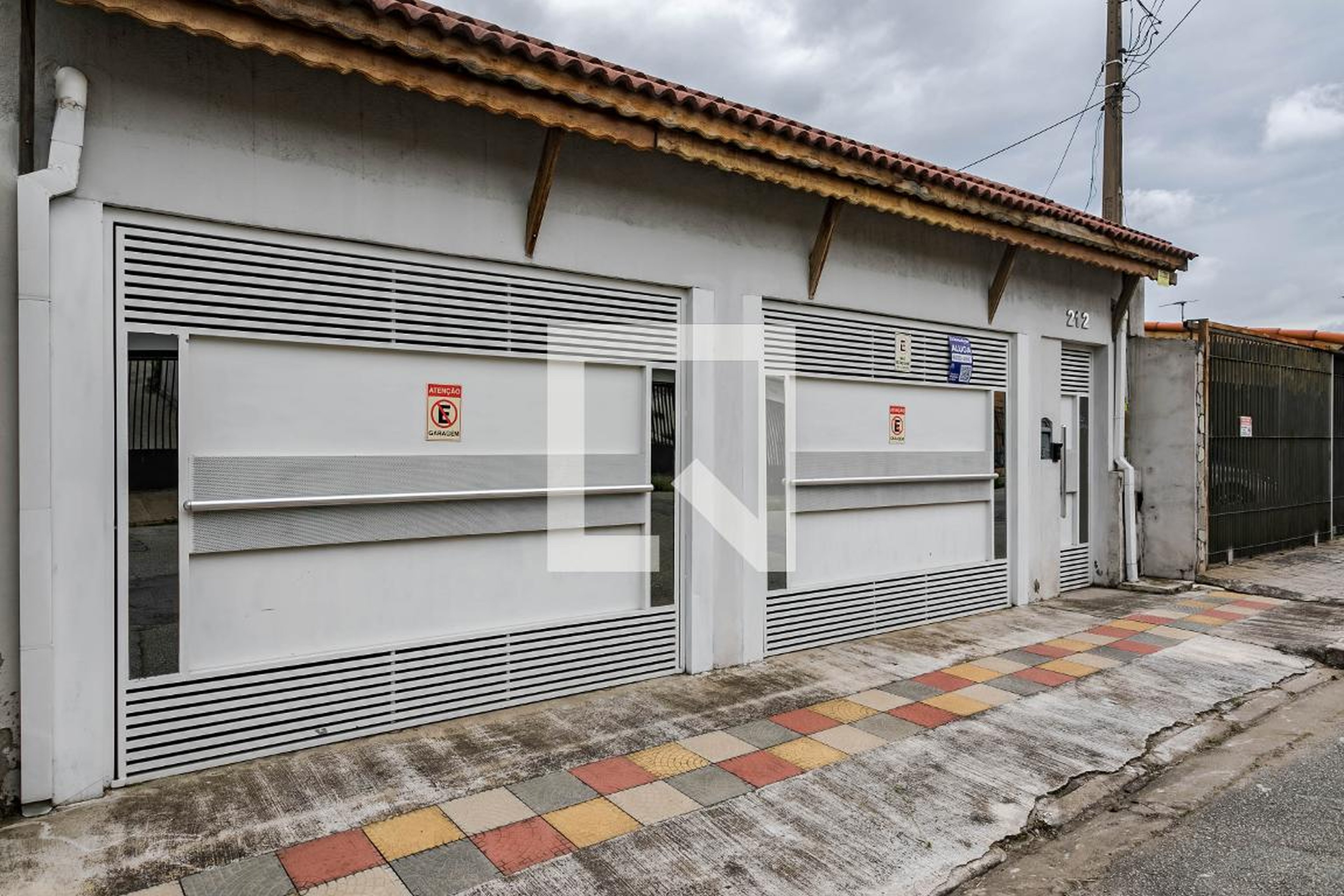 Fachada Condomínio em Rua Francisco Vaz Coelho, 212