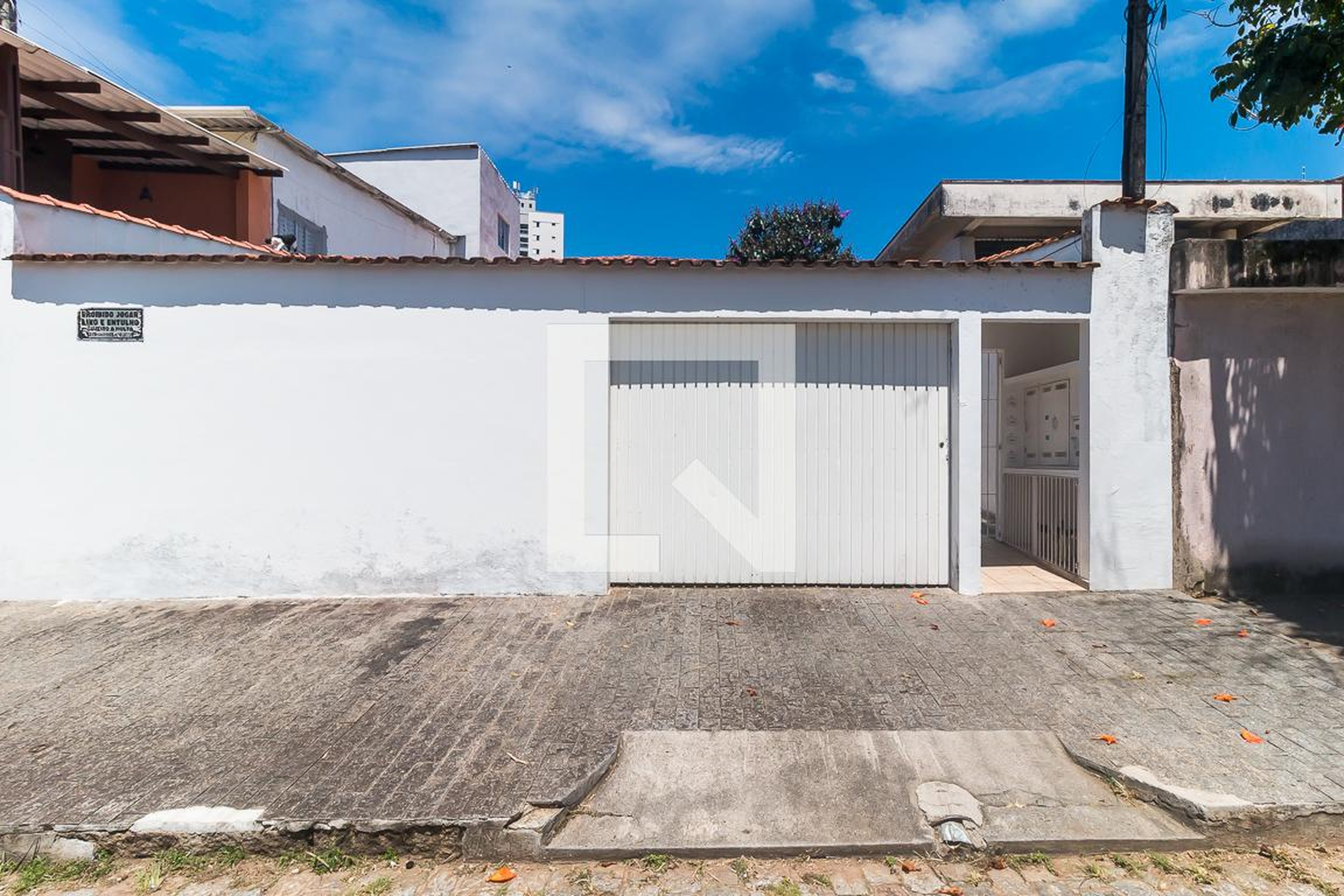 Fachada Condomínio em Rua Antônio Bento de Souza, 258