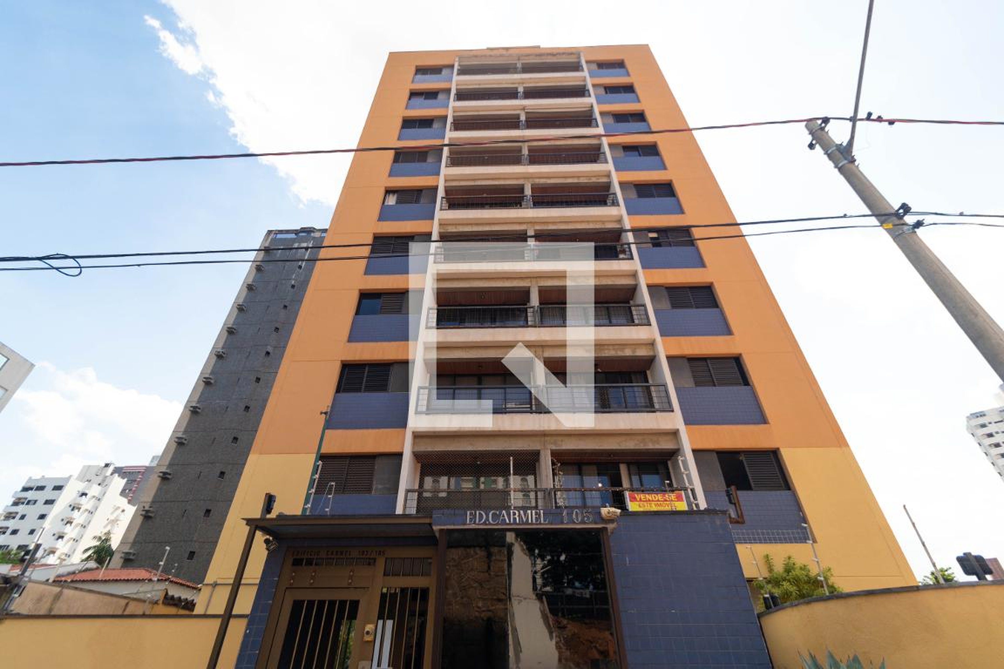 Fachada Condomínio em Rua Alferes Domingos, 105