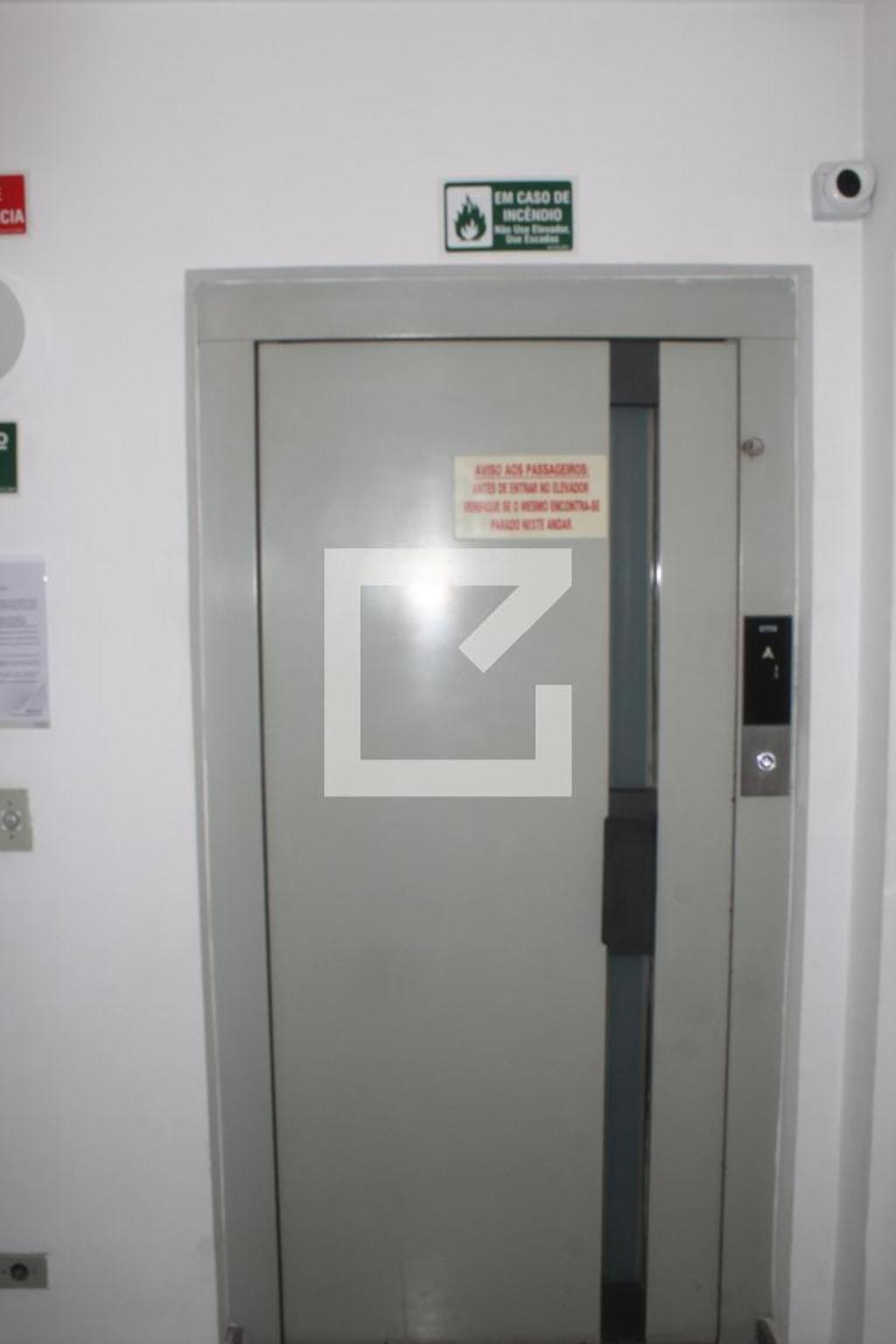 Elevador - Ana Carolina