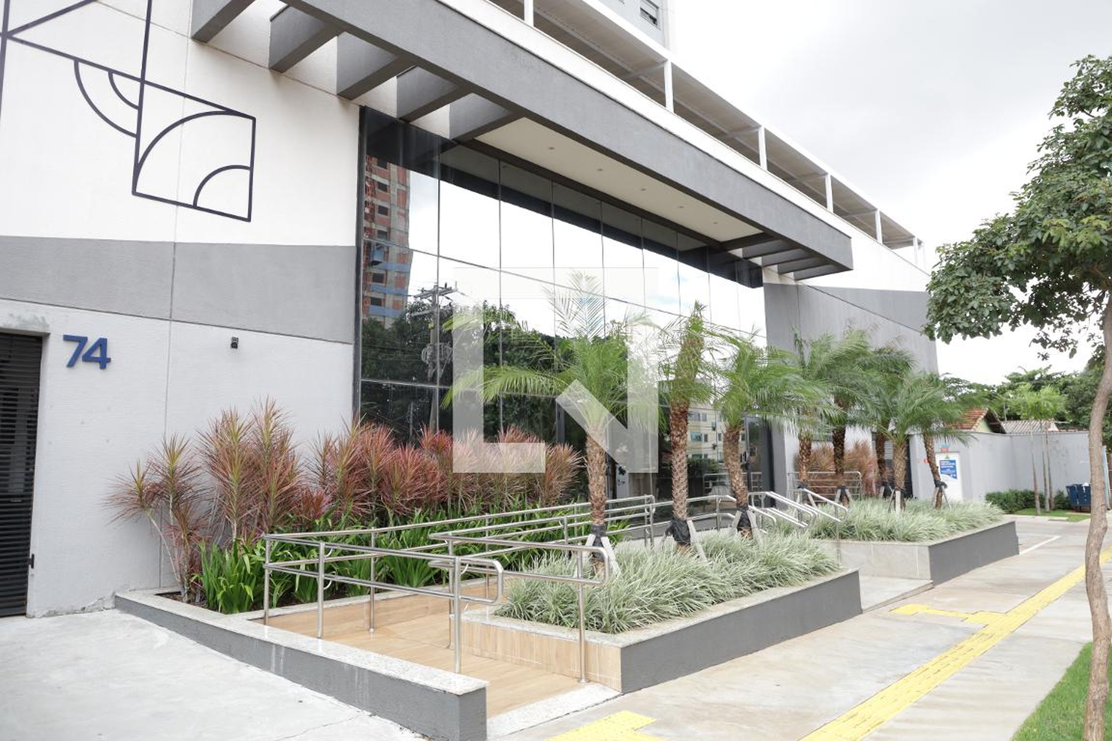 Fachada Condomínio Muy Bueno