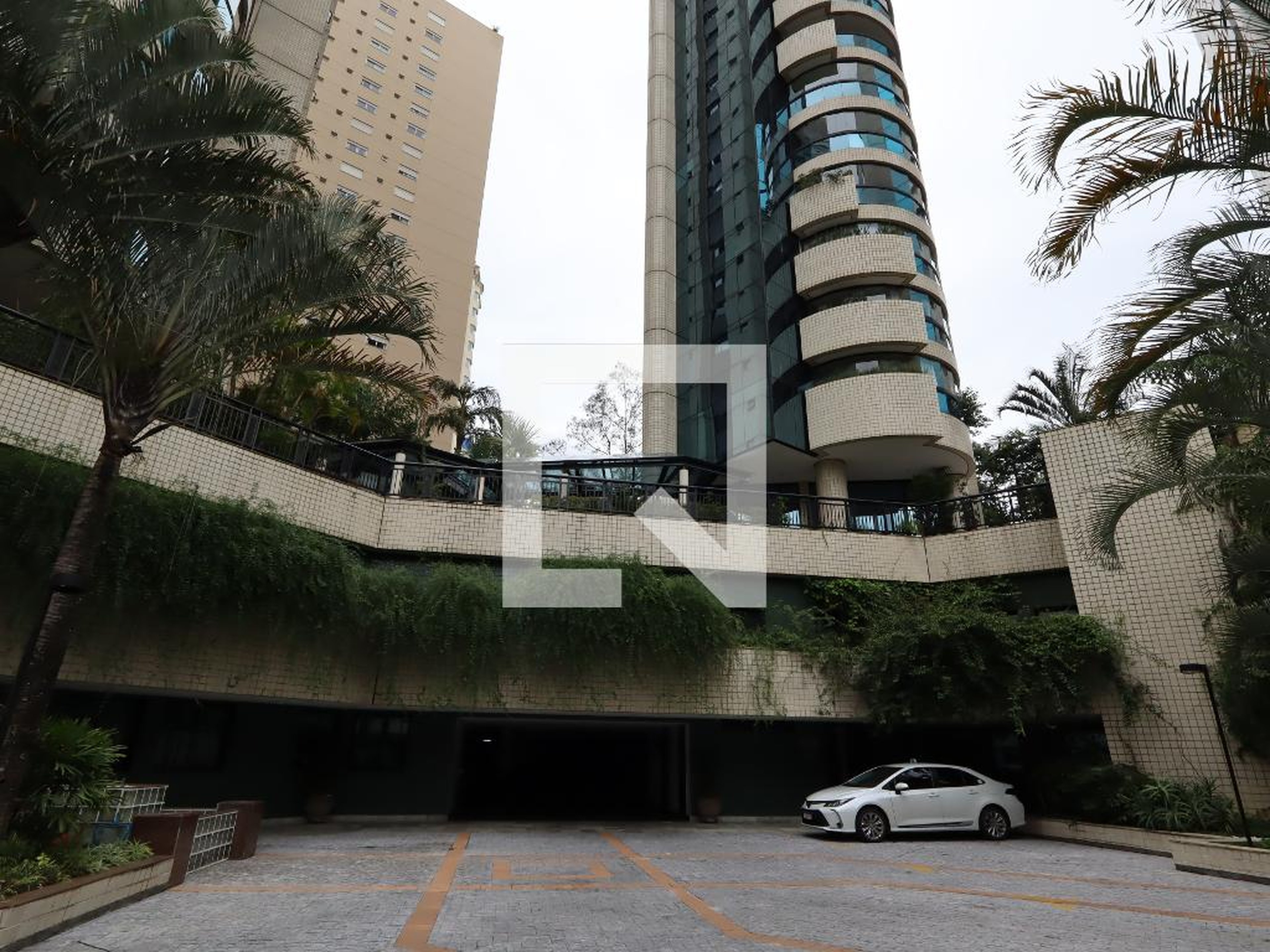 Fachada do Prédio Condomínio Saint James Park