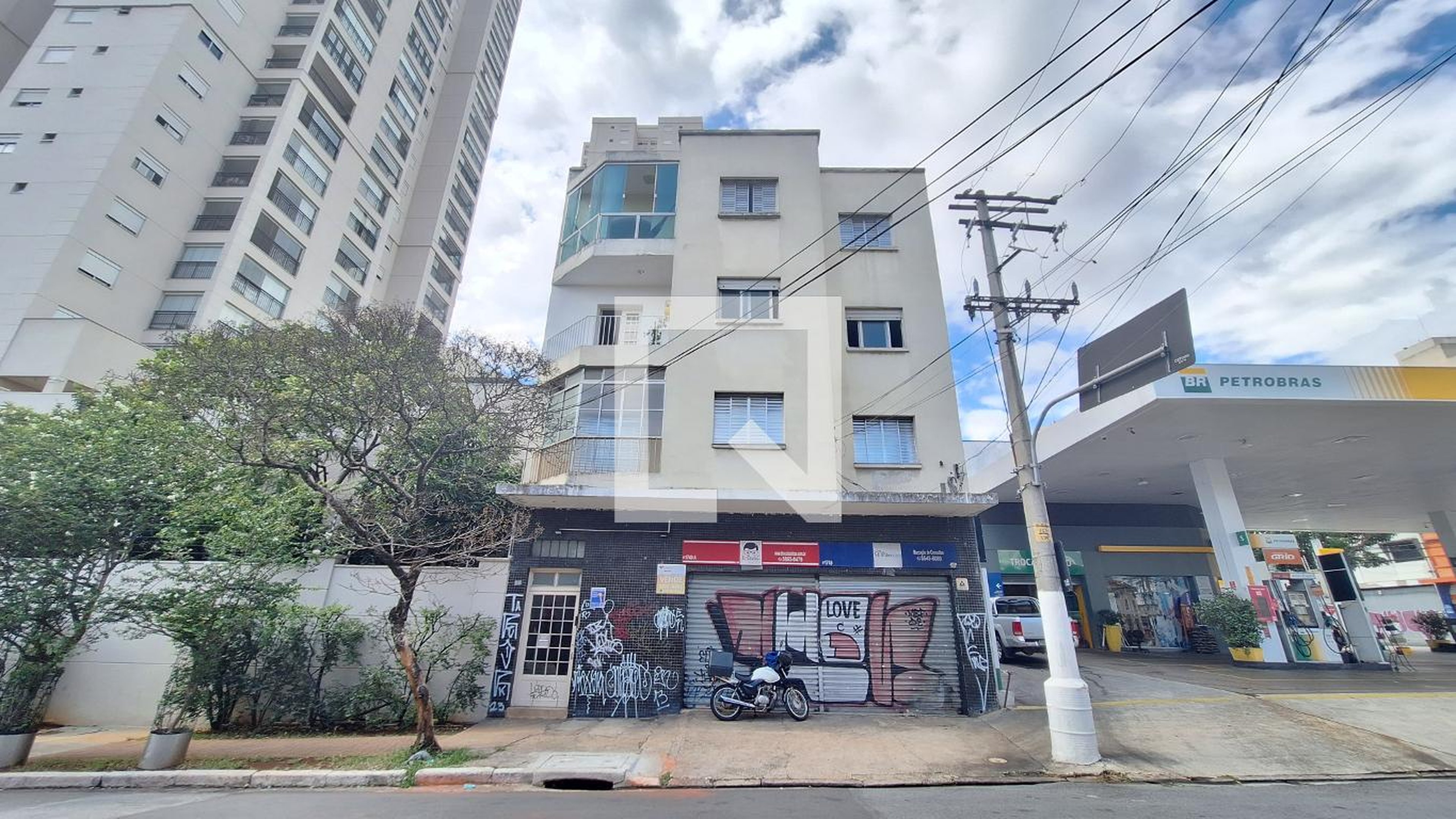 Fachada Condomínio em Rua Faustolo, 1745