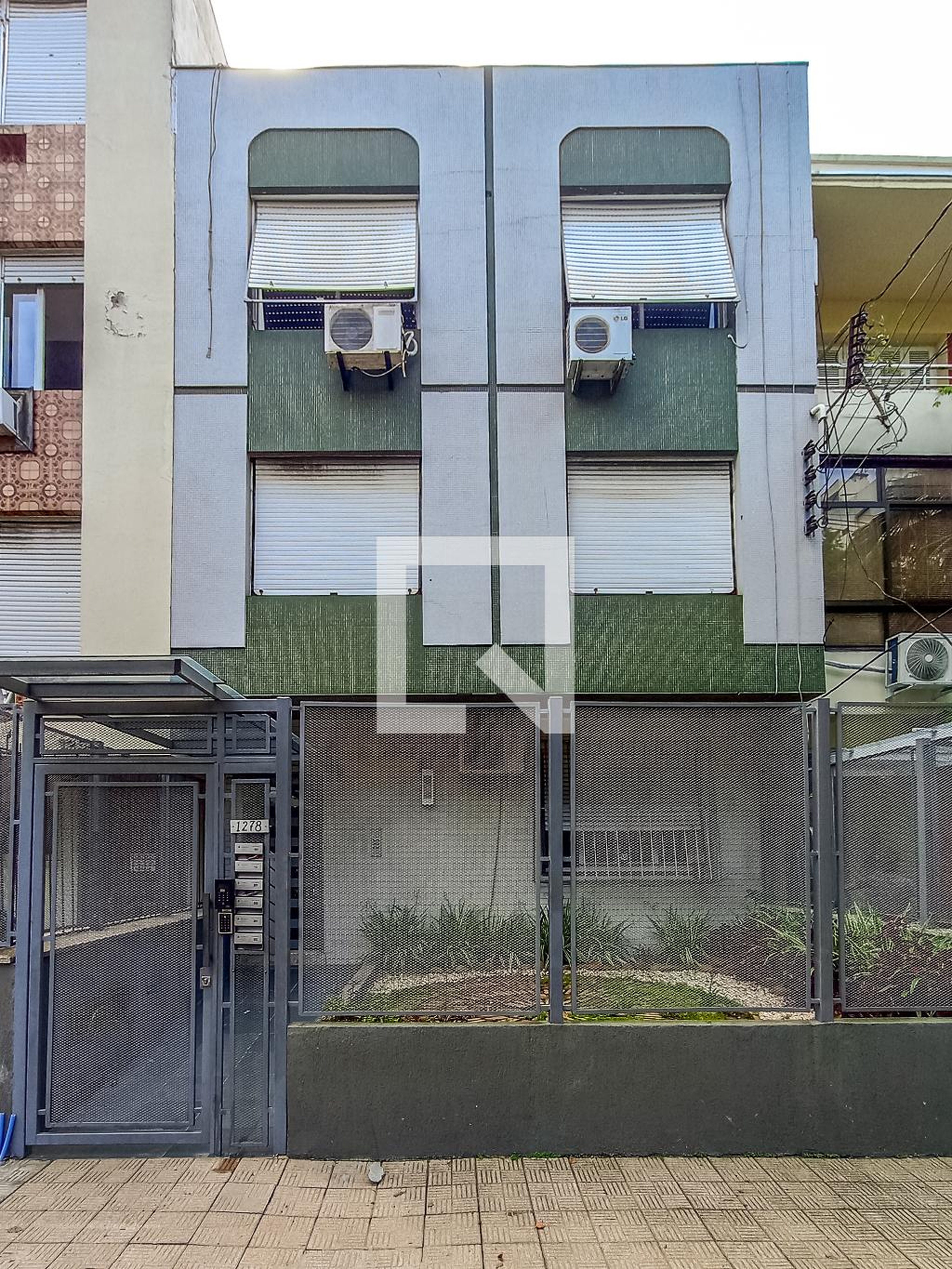 Fachada Condomínio El Cad