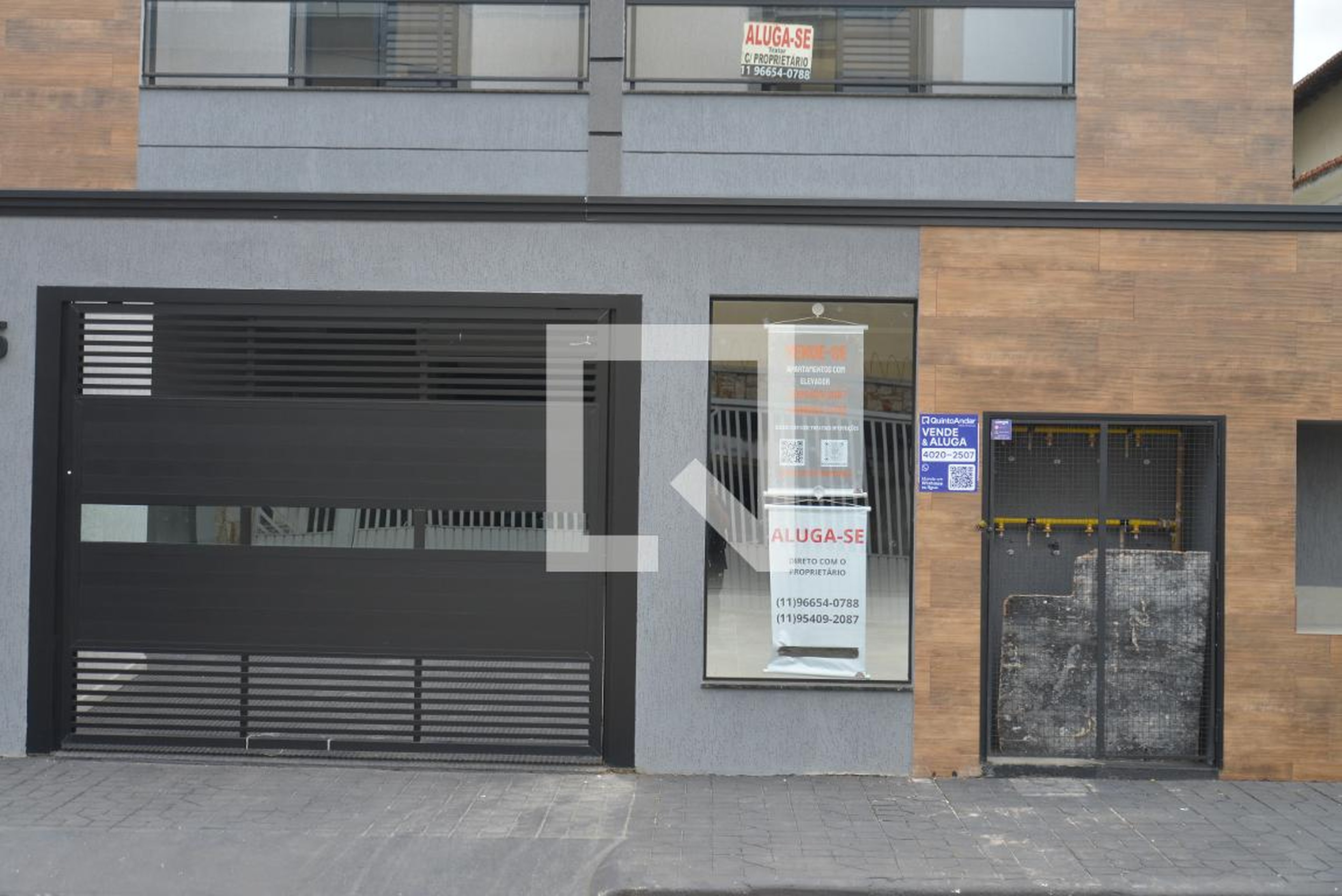 Fachada Condomínio em Rua Dardanelos, 195