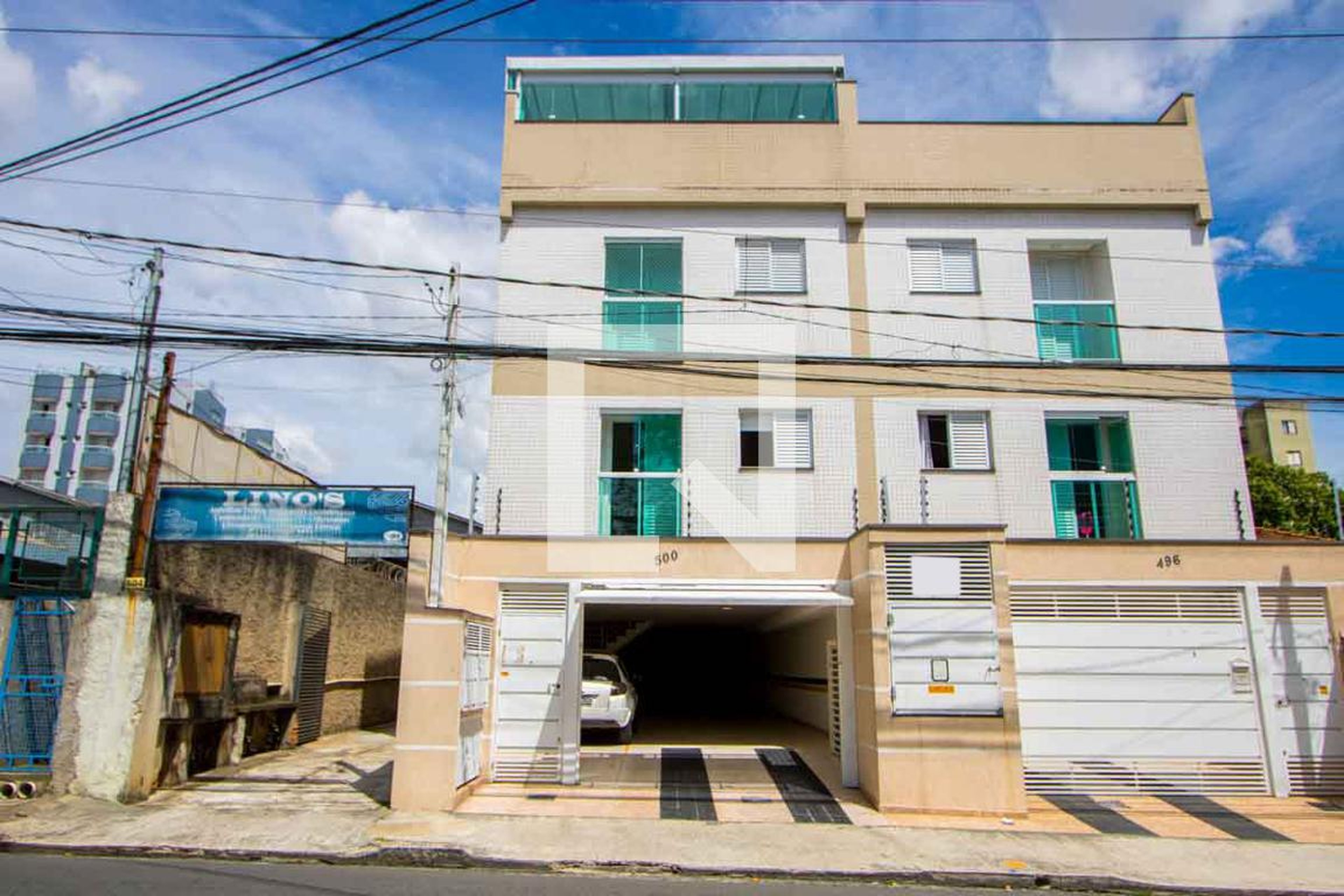 Fachada Condomínio em Avenida Guaianazes, 500