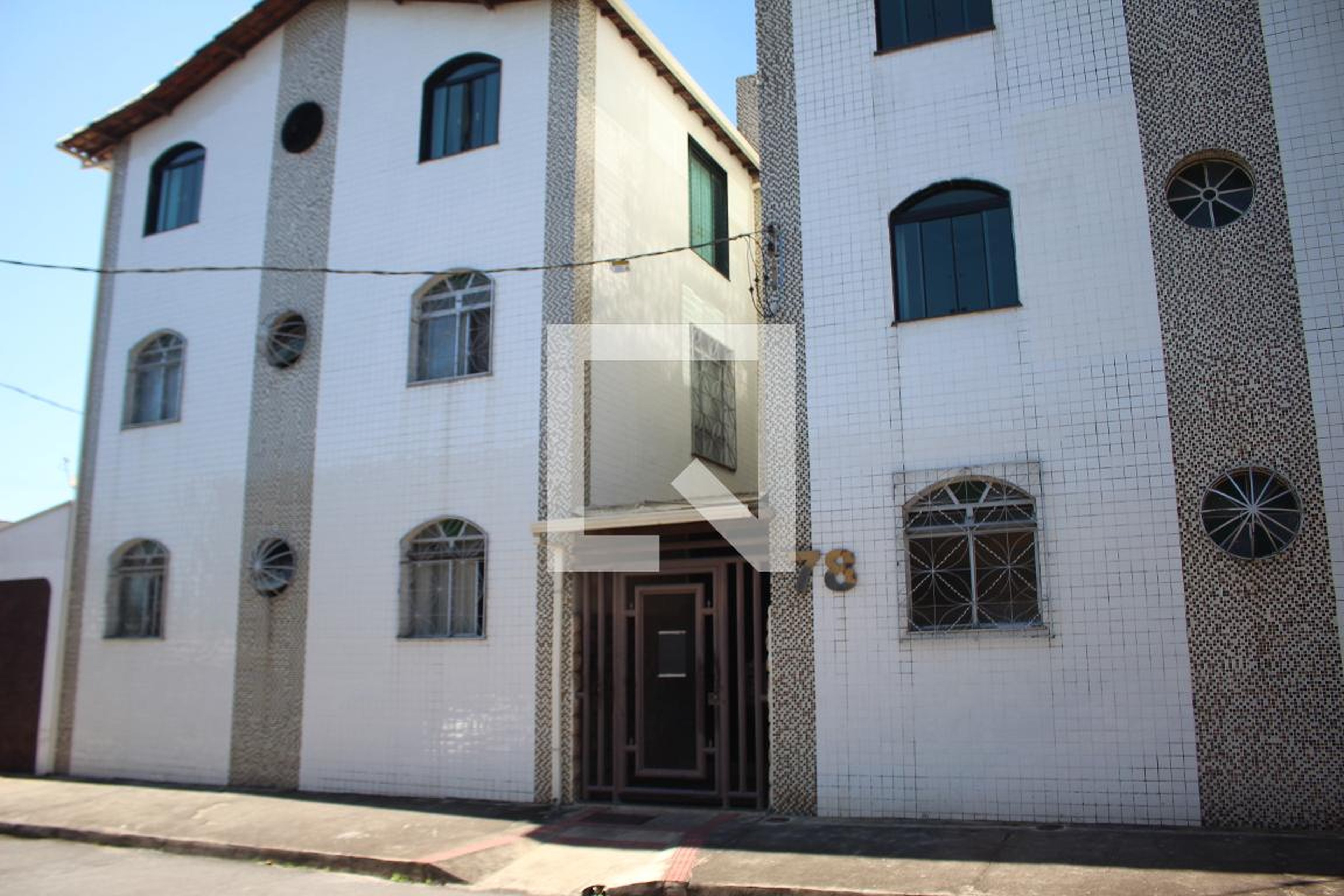 Fachada Condomínio em Rua Irece, 78