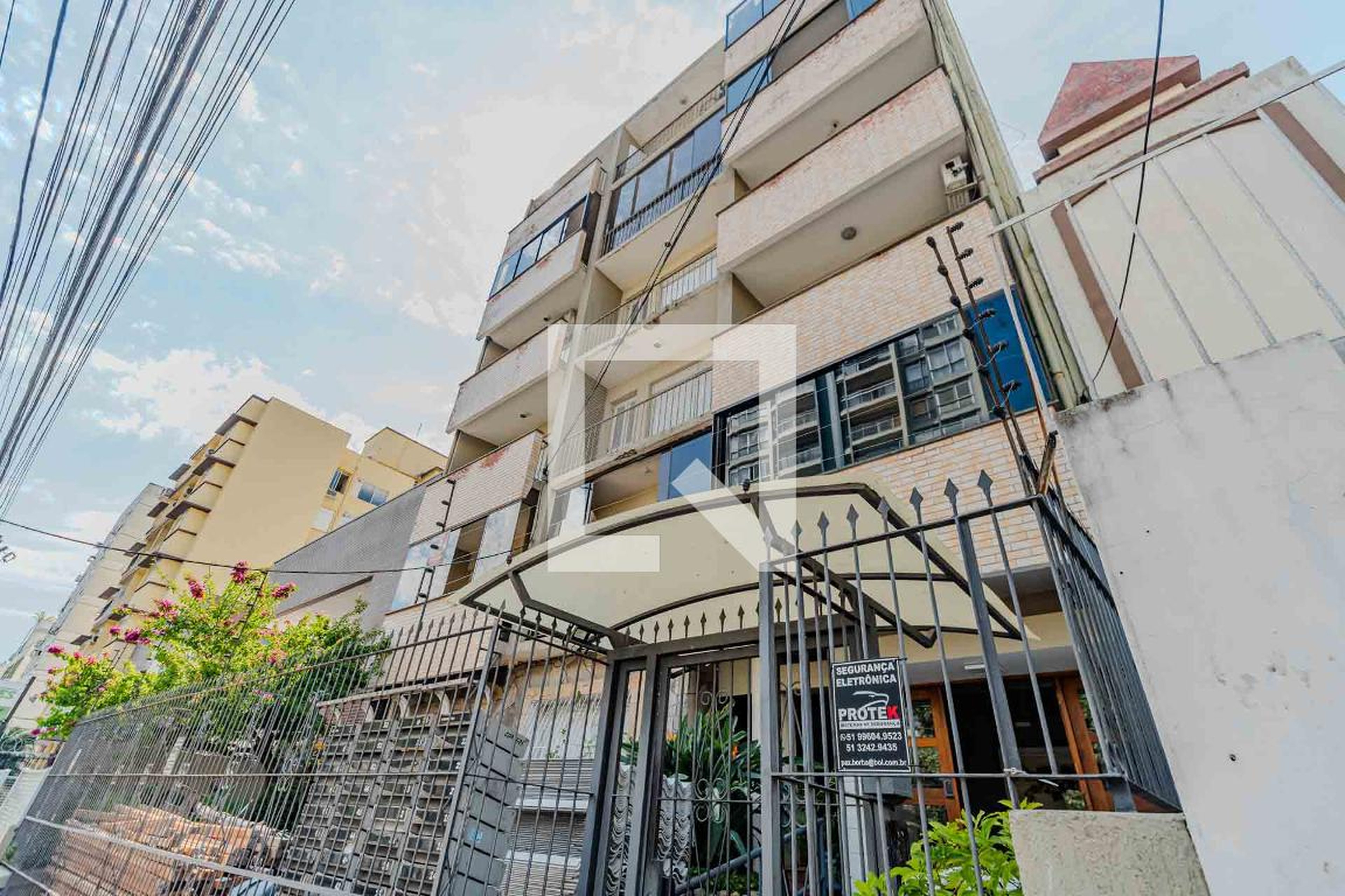 Fachada Condomínio em Avenida Venâncio Aires, 115