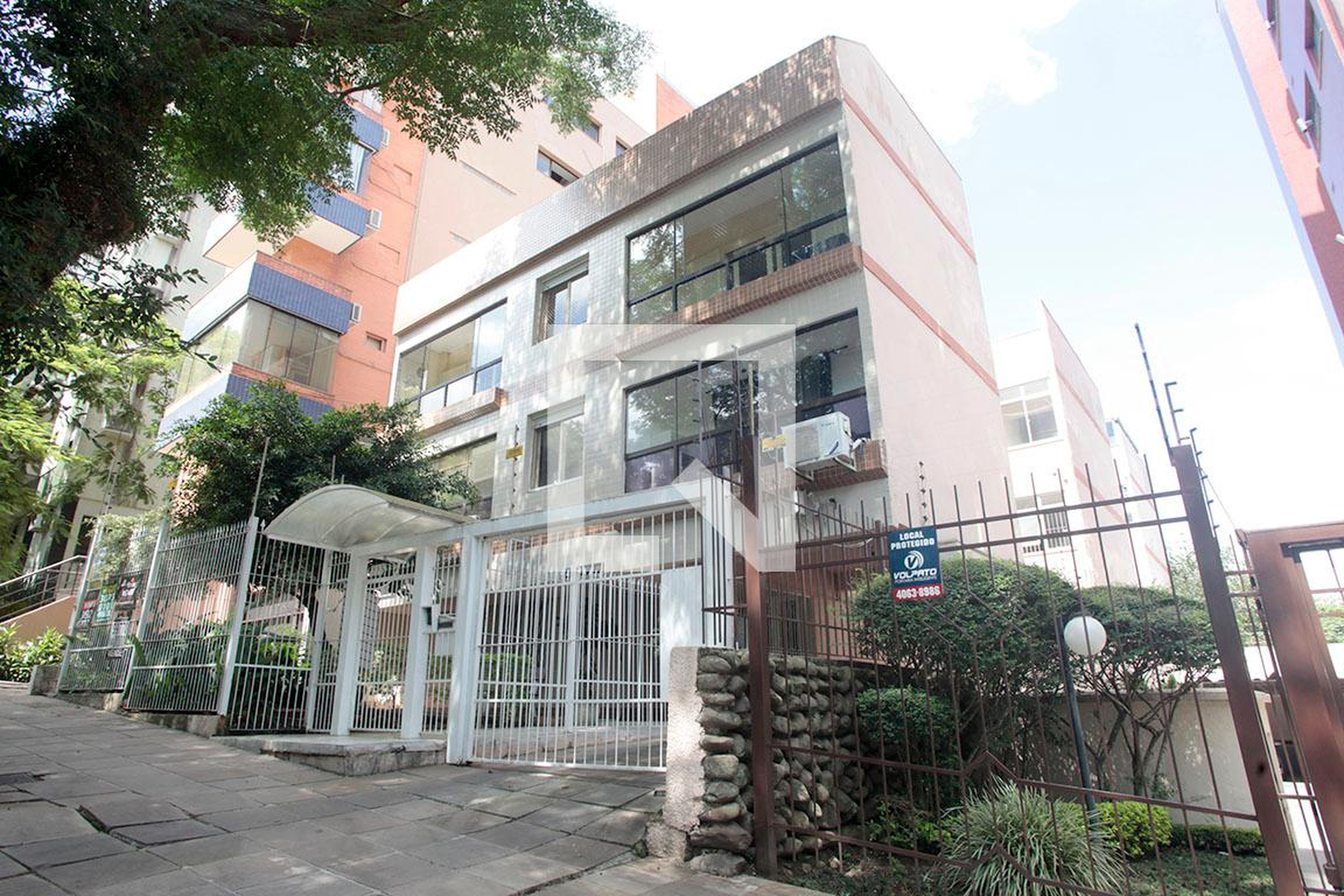 Fachada Condomínio Engenheiro Farias Santos