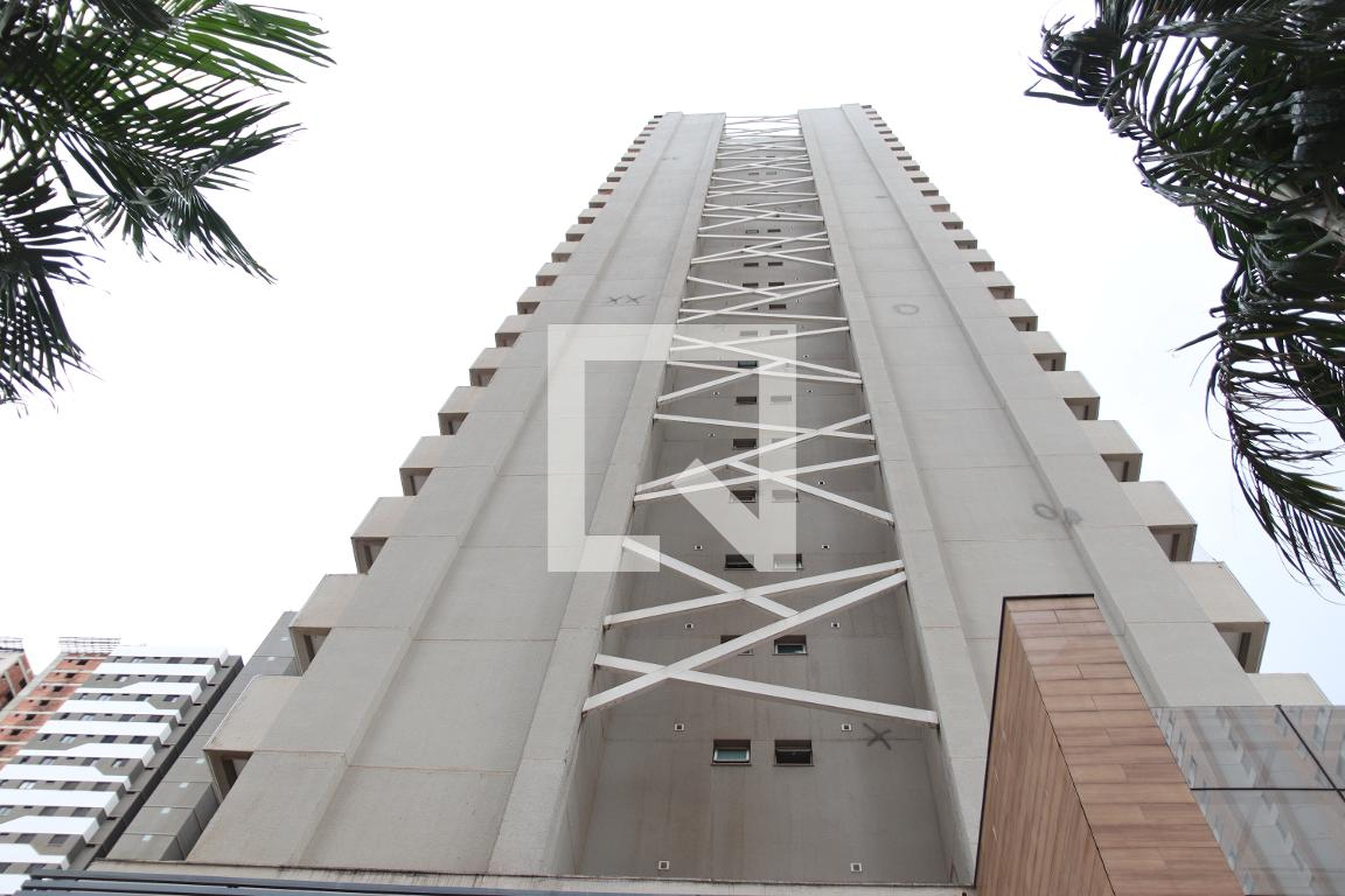 Fachada Condomínio em Rua T-51, 921