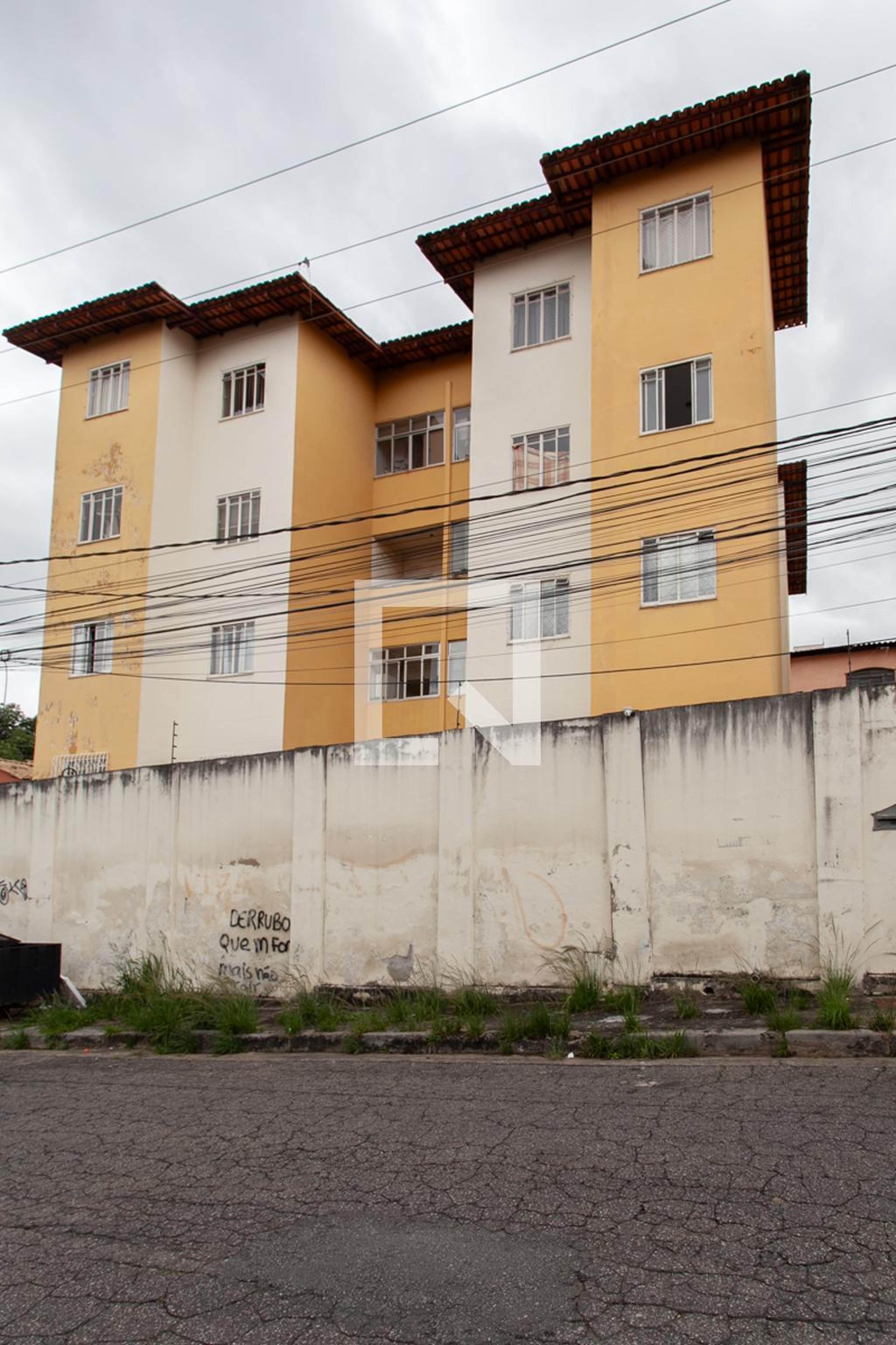 Fachada Condomínio em Rua Polônia, 93