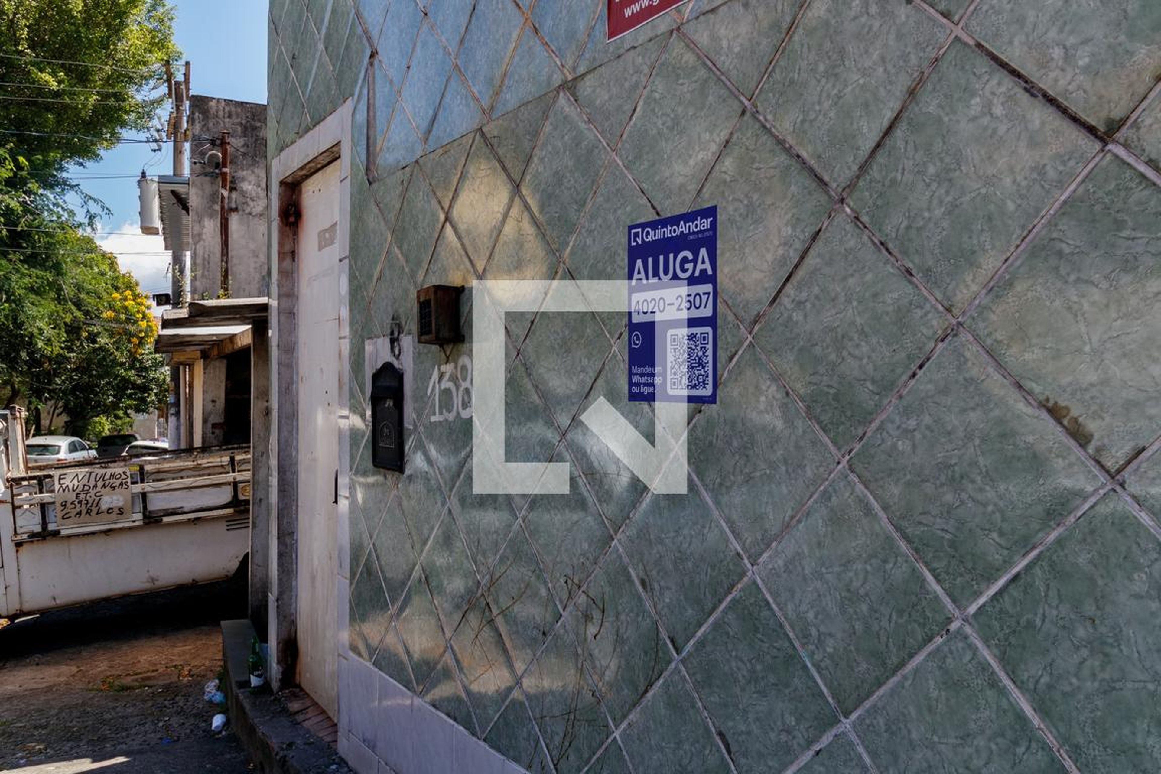 Fachada Condomínio em Rua dos Guarinos, 138