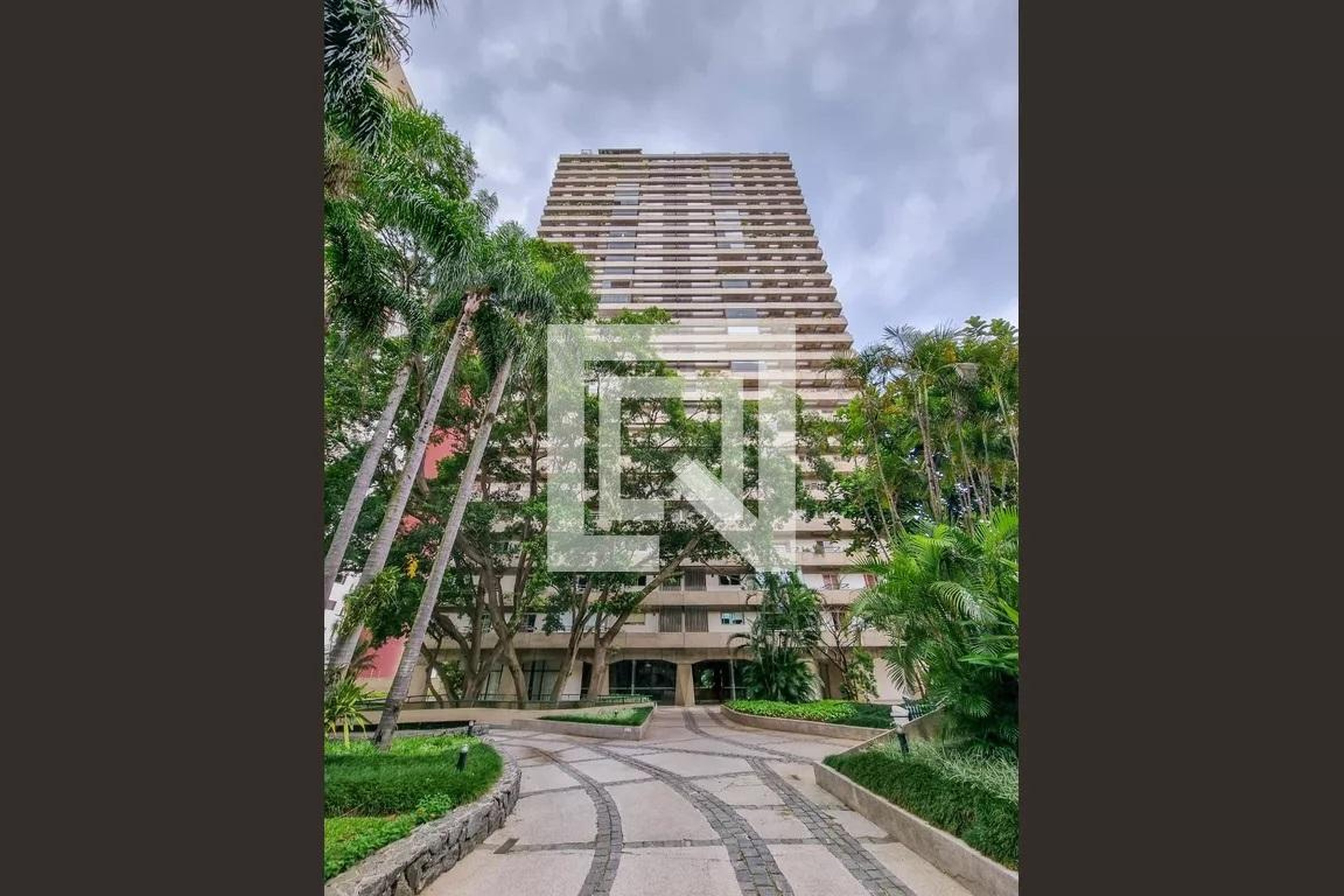 Fachada do Prédio Condomínio Gran Mogol