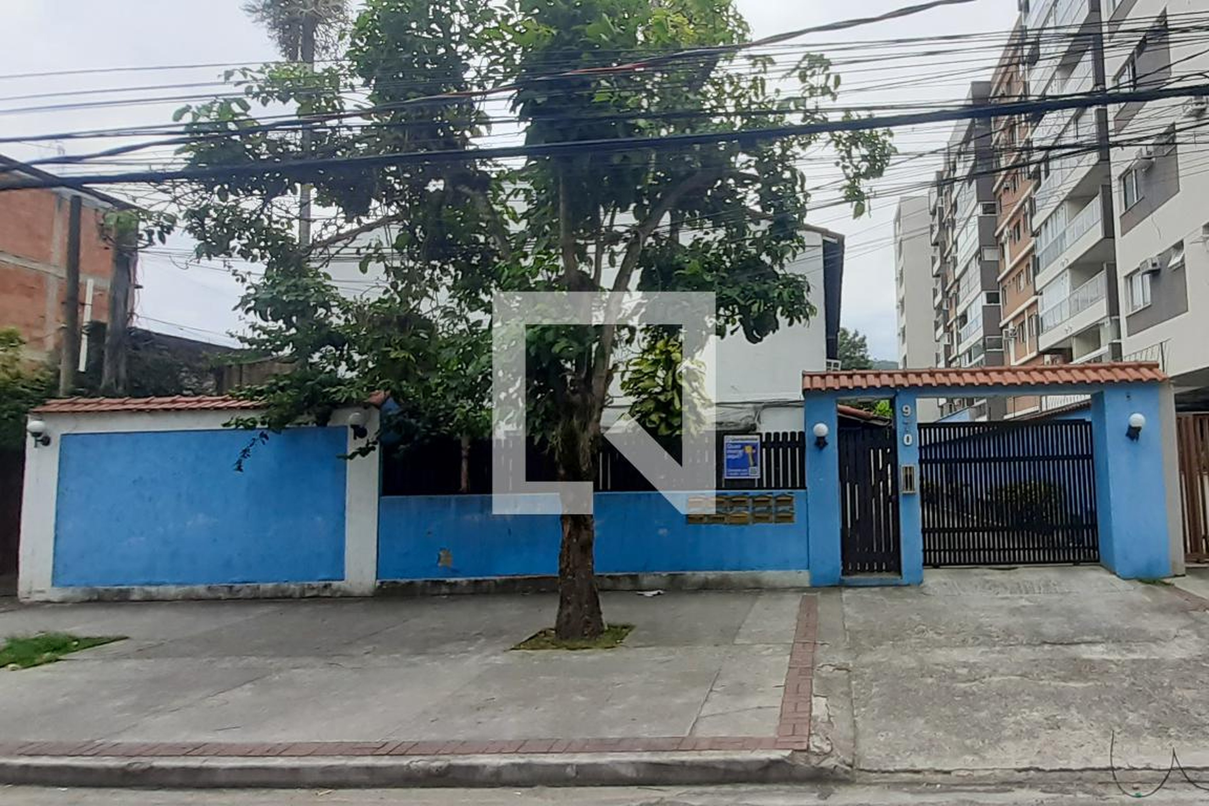 Fachada Condomínio em Estrada Meringuava, 970