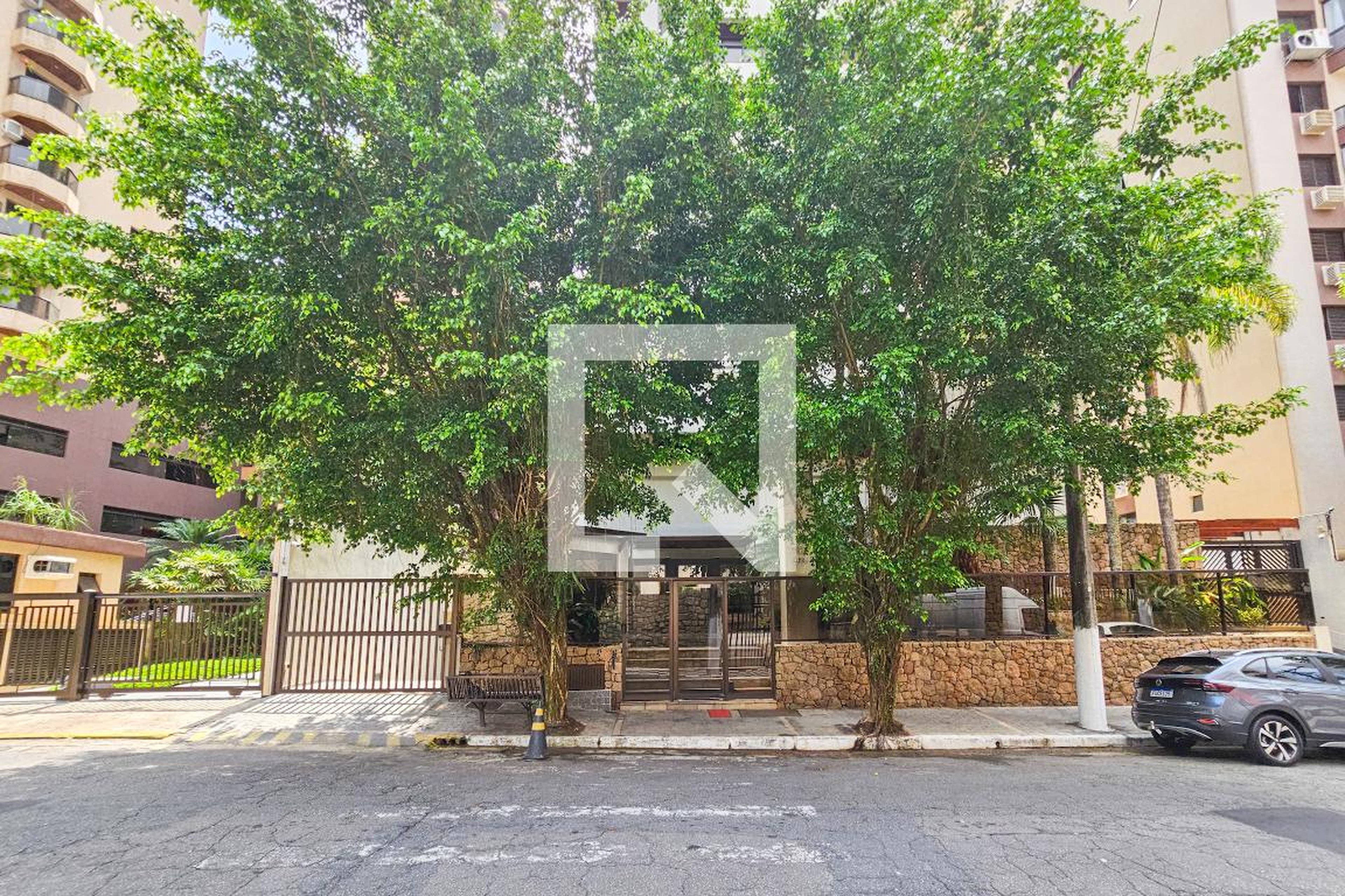 Fachada Condomínio Vile France