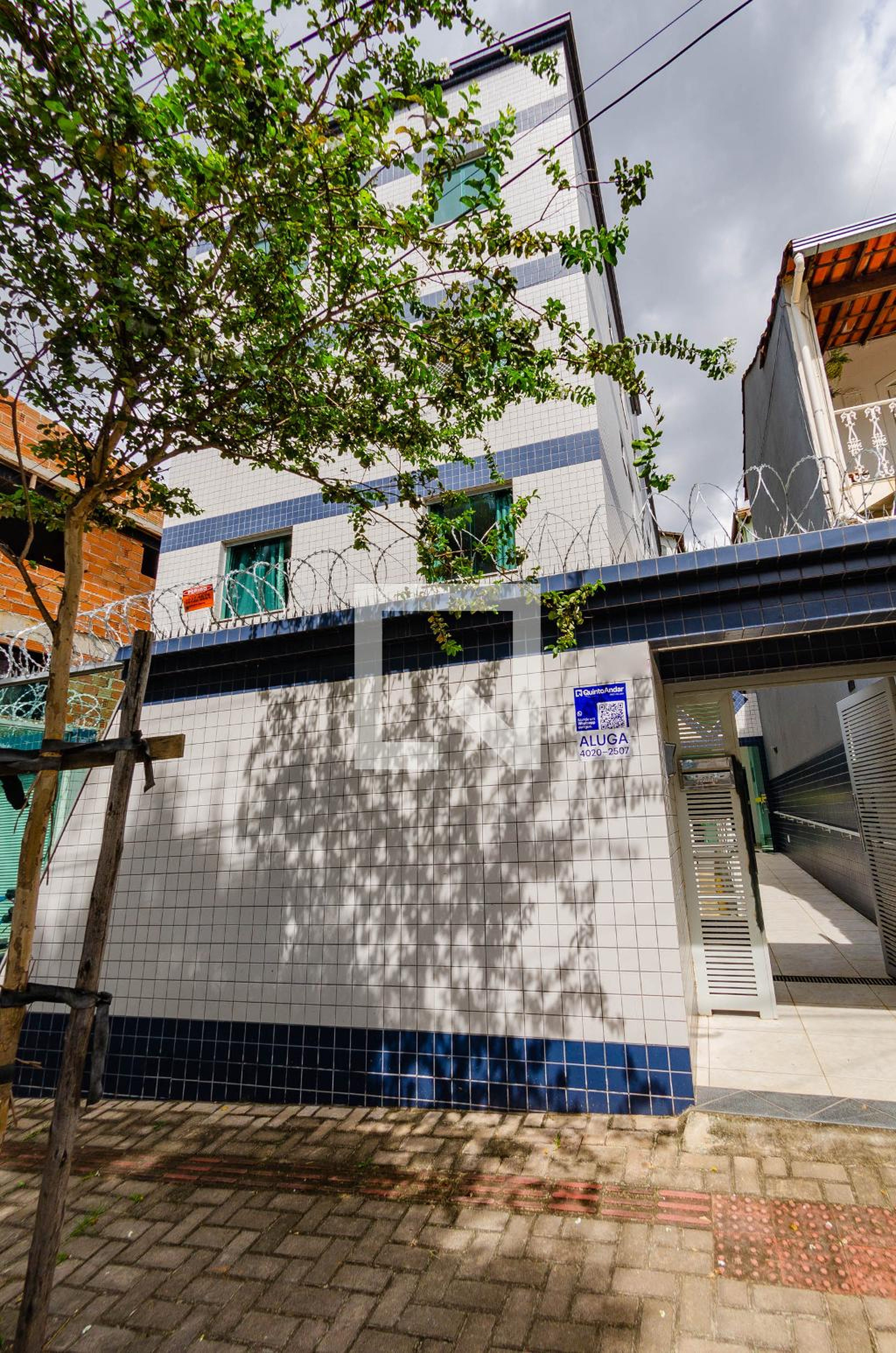 Fachada Condomínio em Rua do Garibaldi, 28