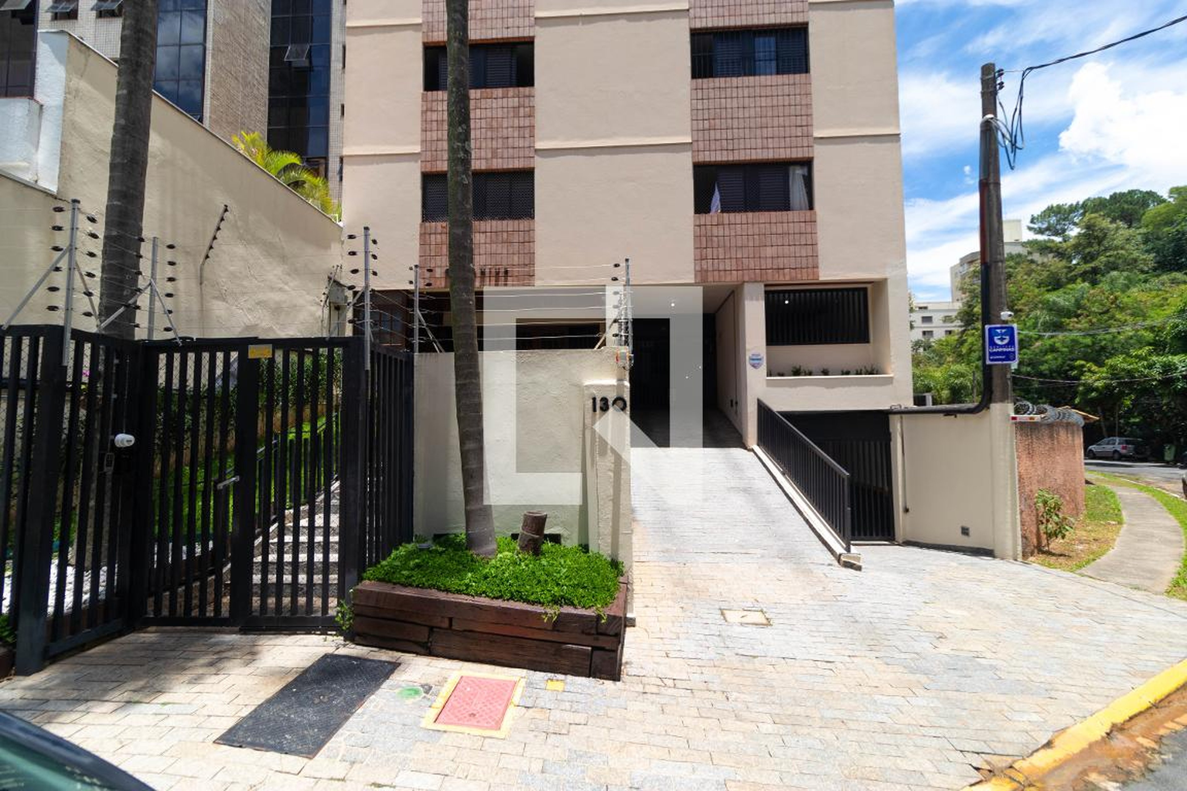 Fachada Condomínio em Rua Avelino do Amaral, 130