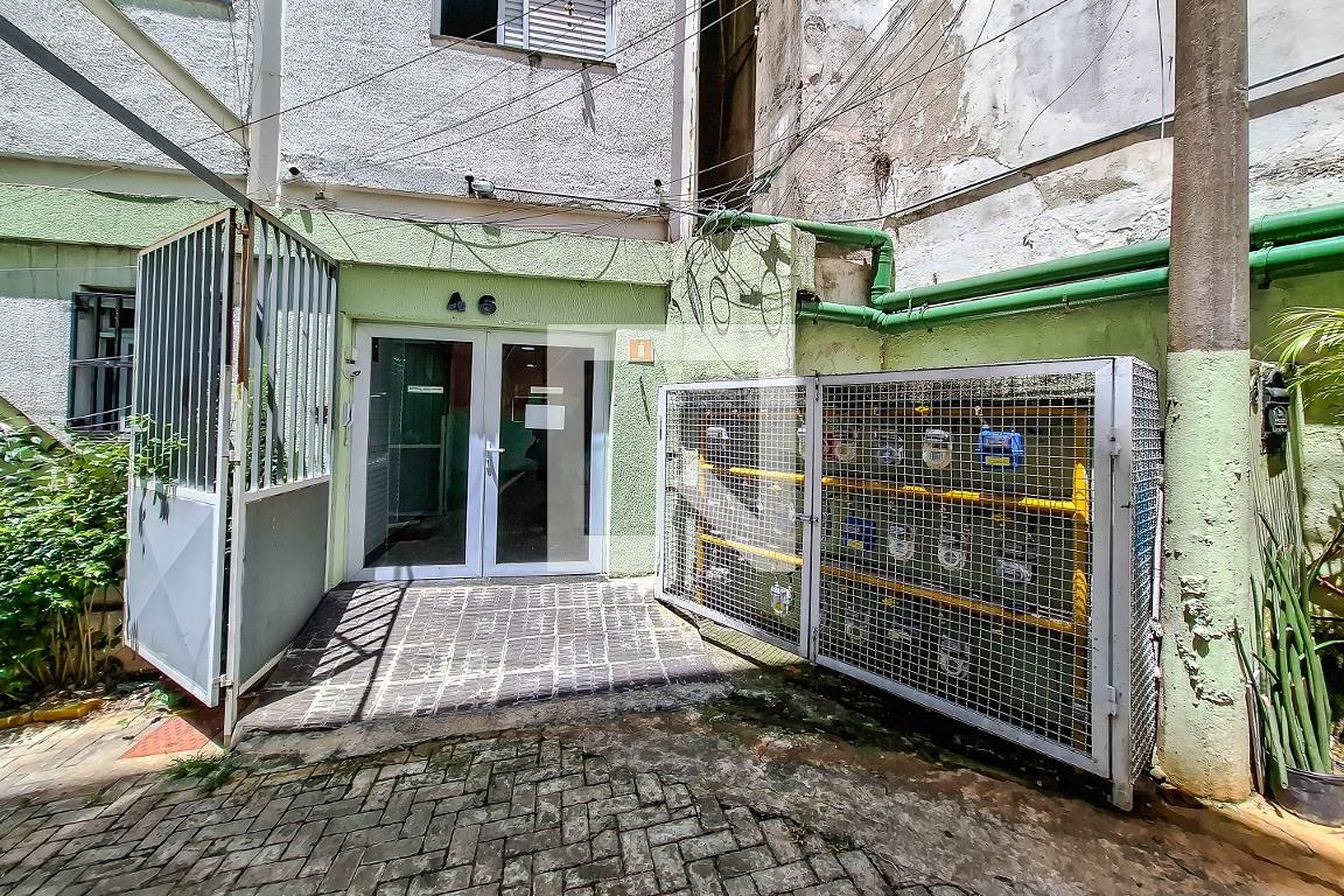 Fachada Condomínio em Rua Barão de Iguape, 46