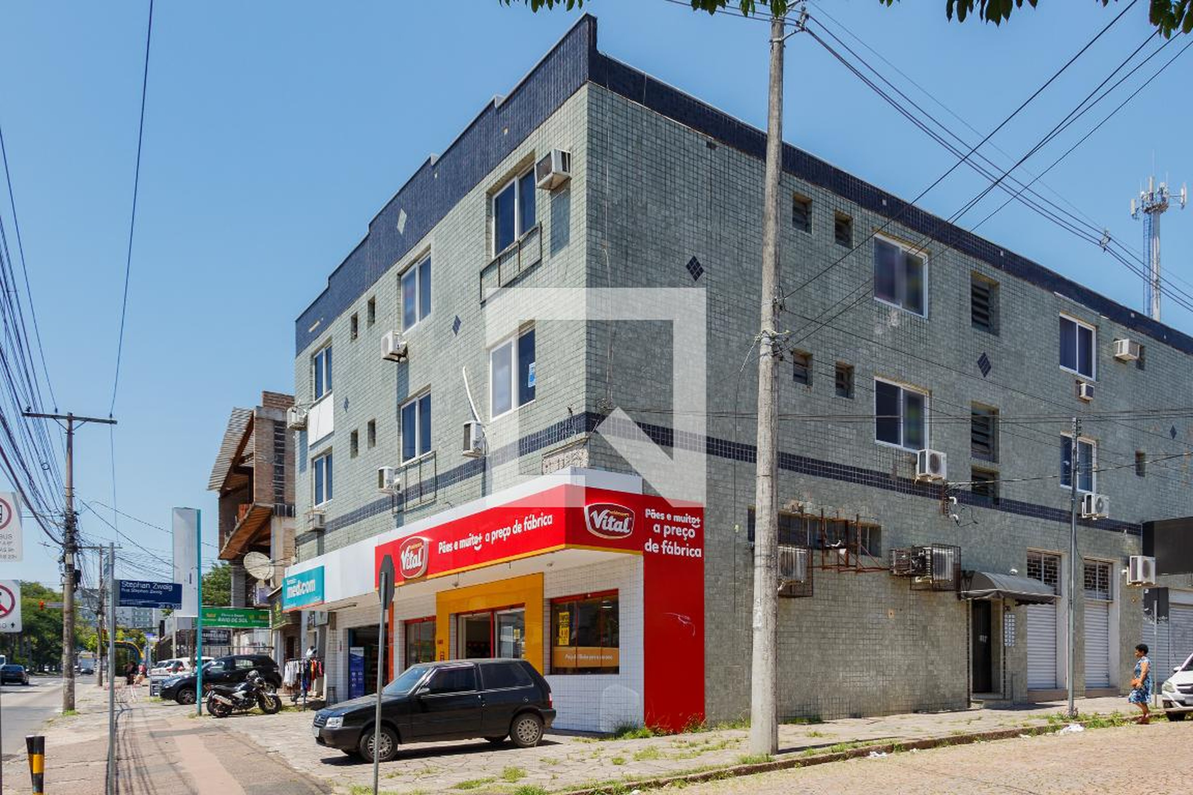 Fachada Condomínio em Avenida da Cavalhada, 2558