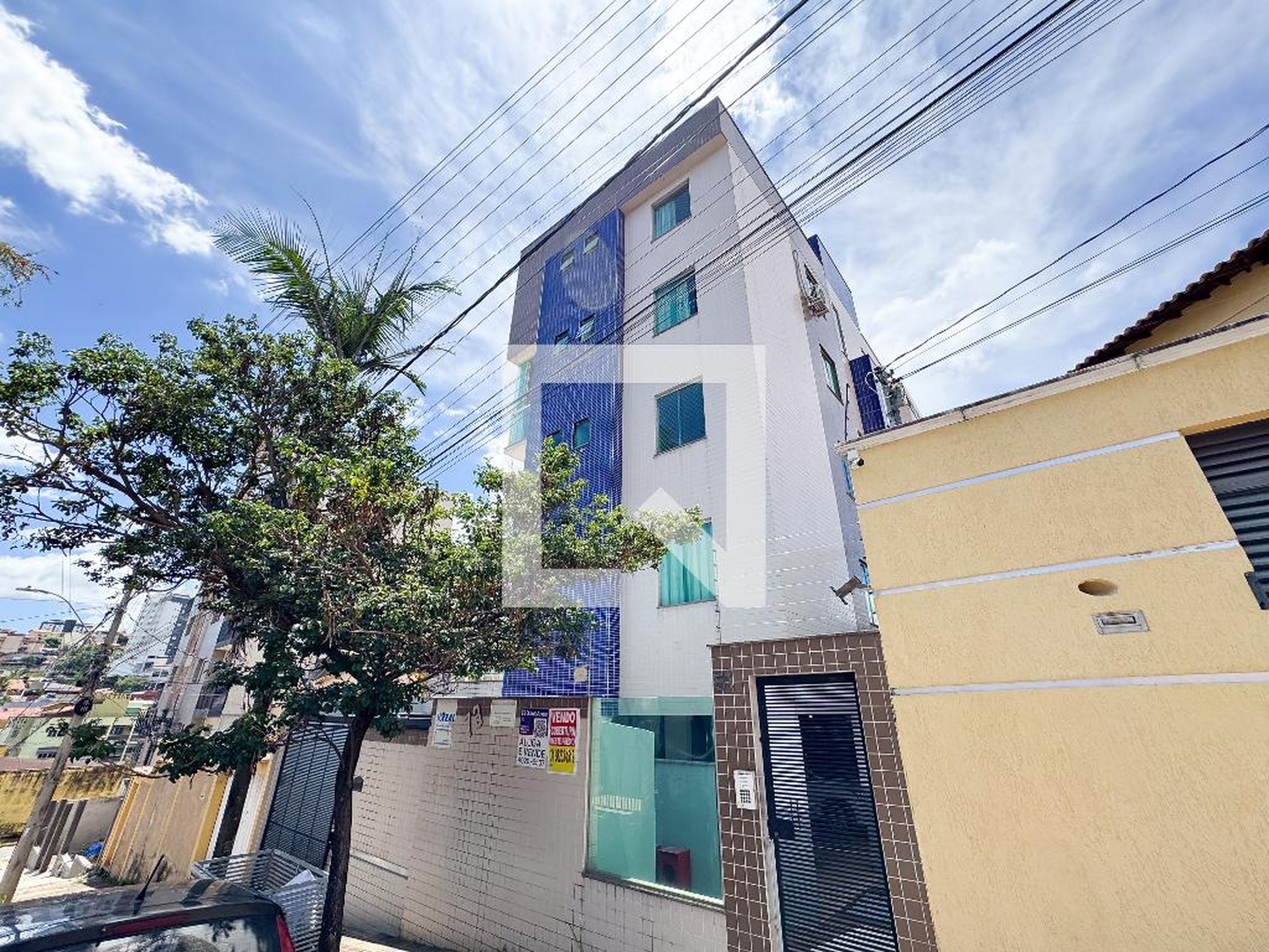 Fachada Condomínio em Rua Antônio Cruz Maia, 73