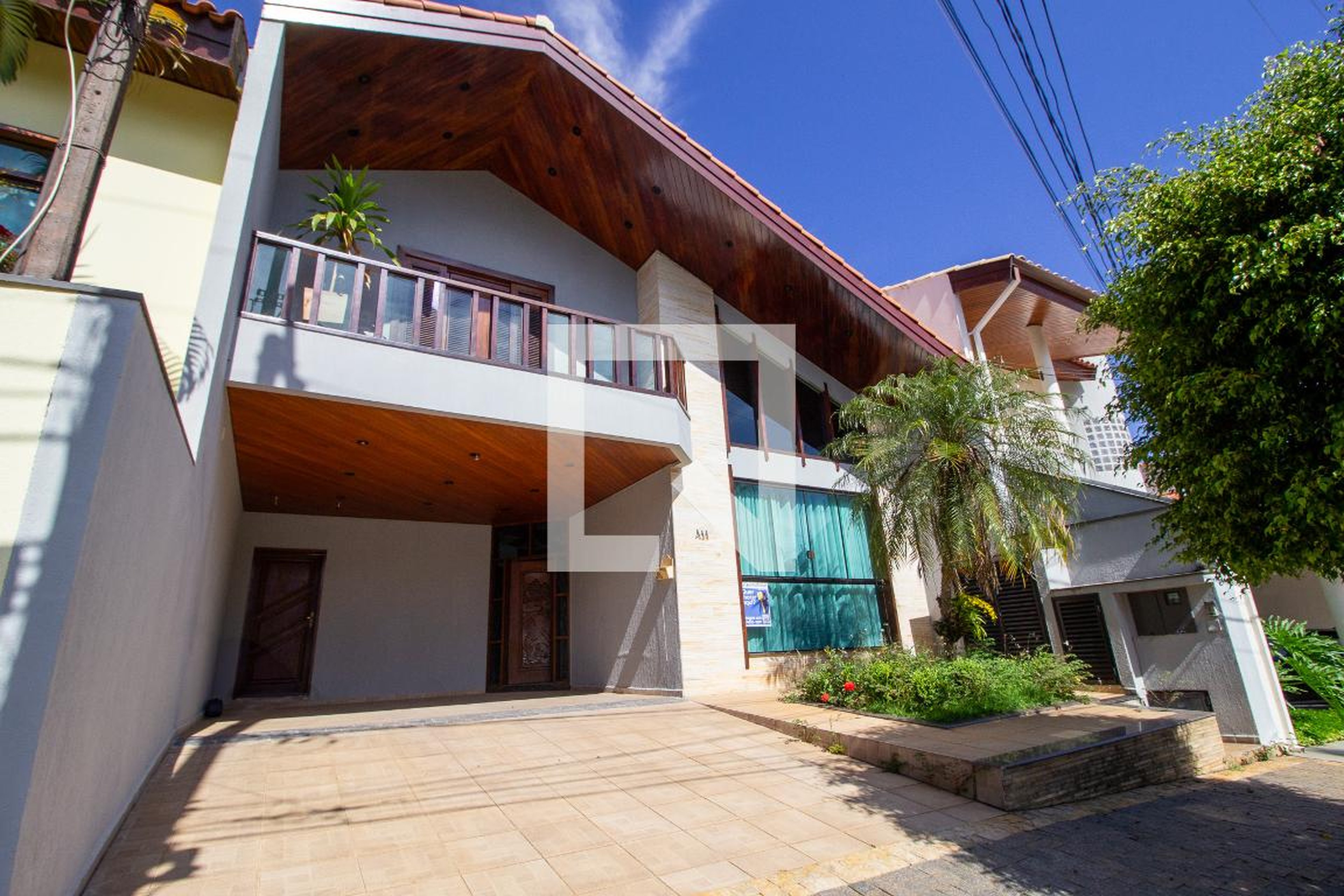 Fachada Condomínio em Rua Professor Roque Aires de Oliveira, 411