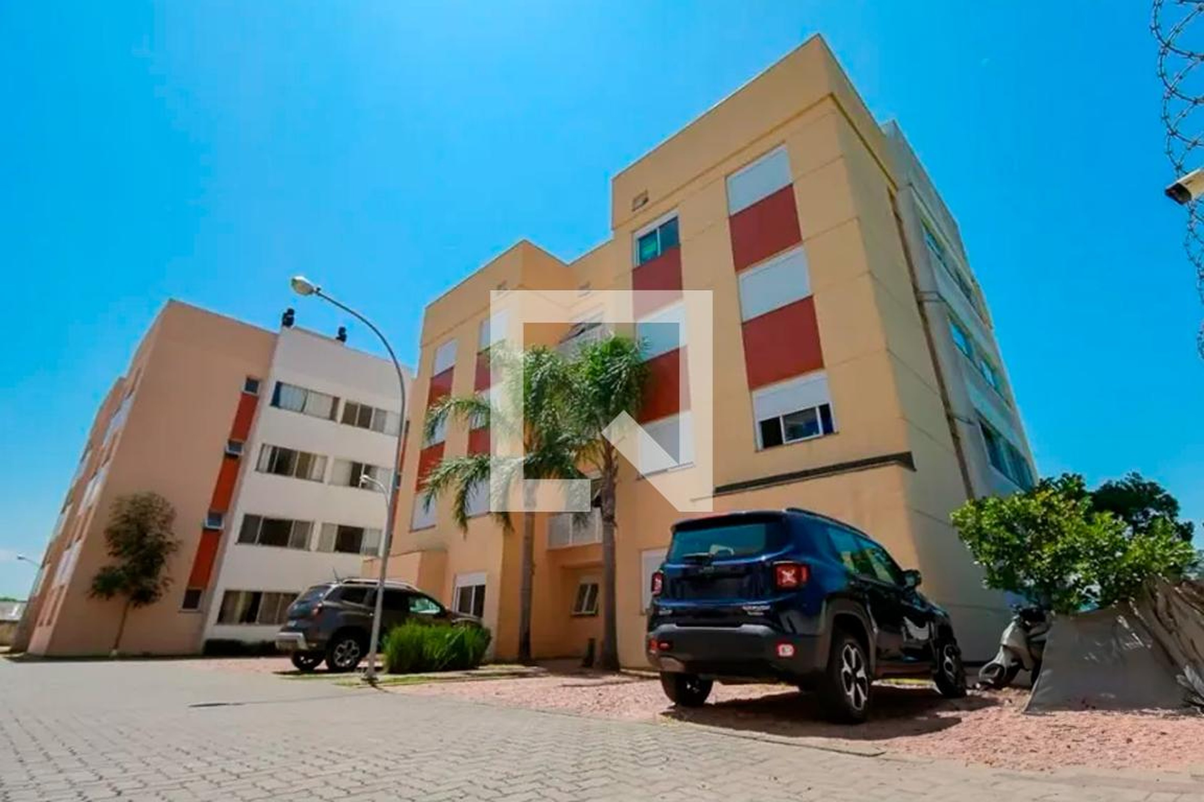 Fachada Condomínio em Rua Dorival Castilhos Machado, 492