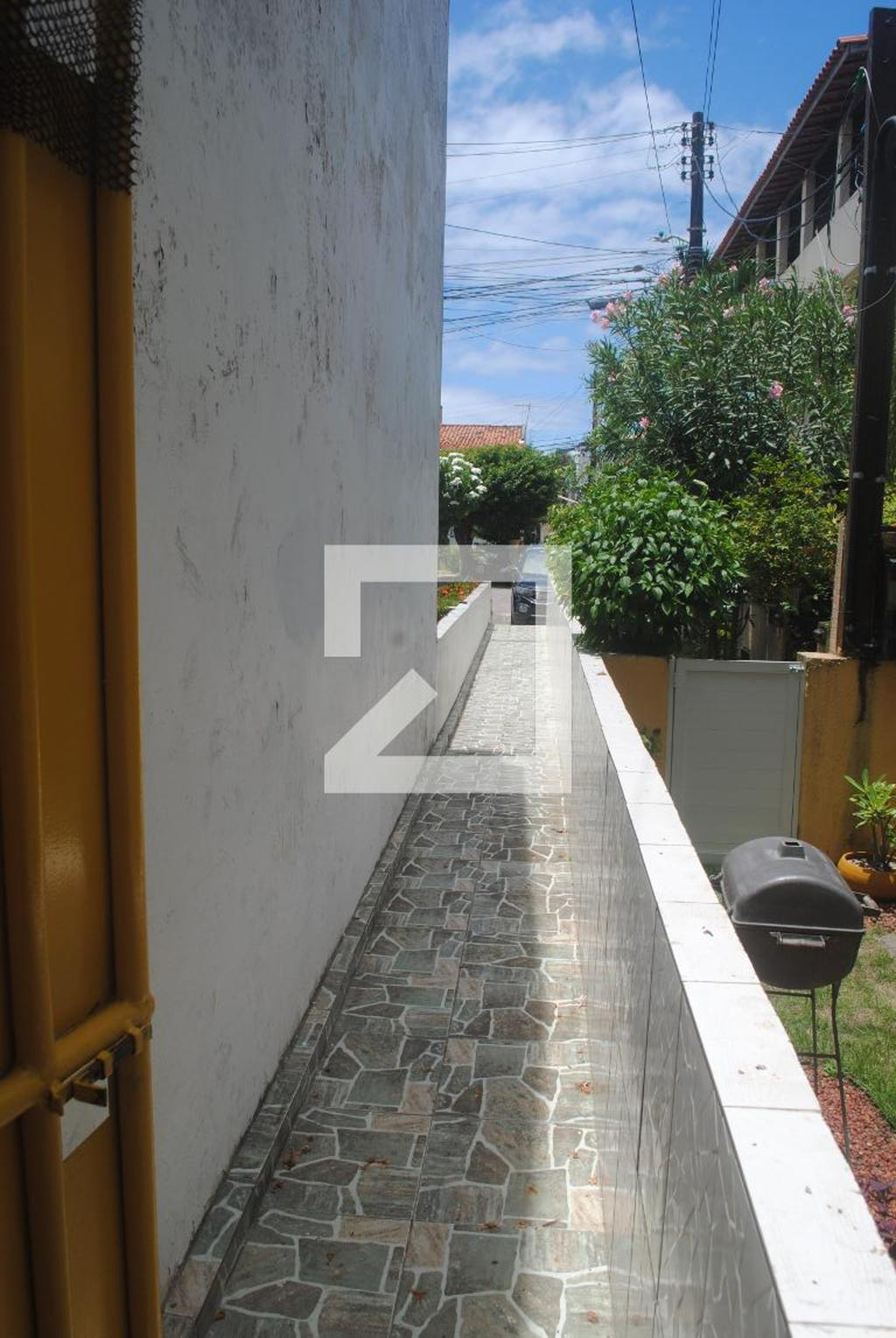 Hall de entrada Condomínio em Rua Euler de Pereira Cardoso, 761