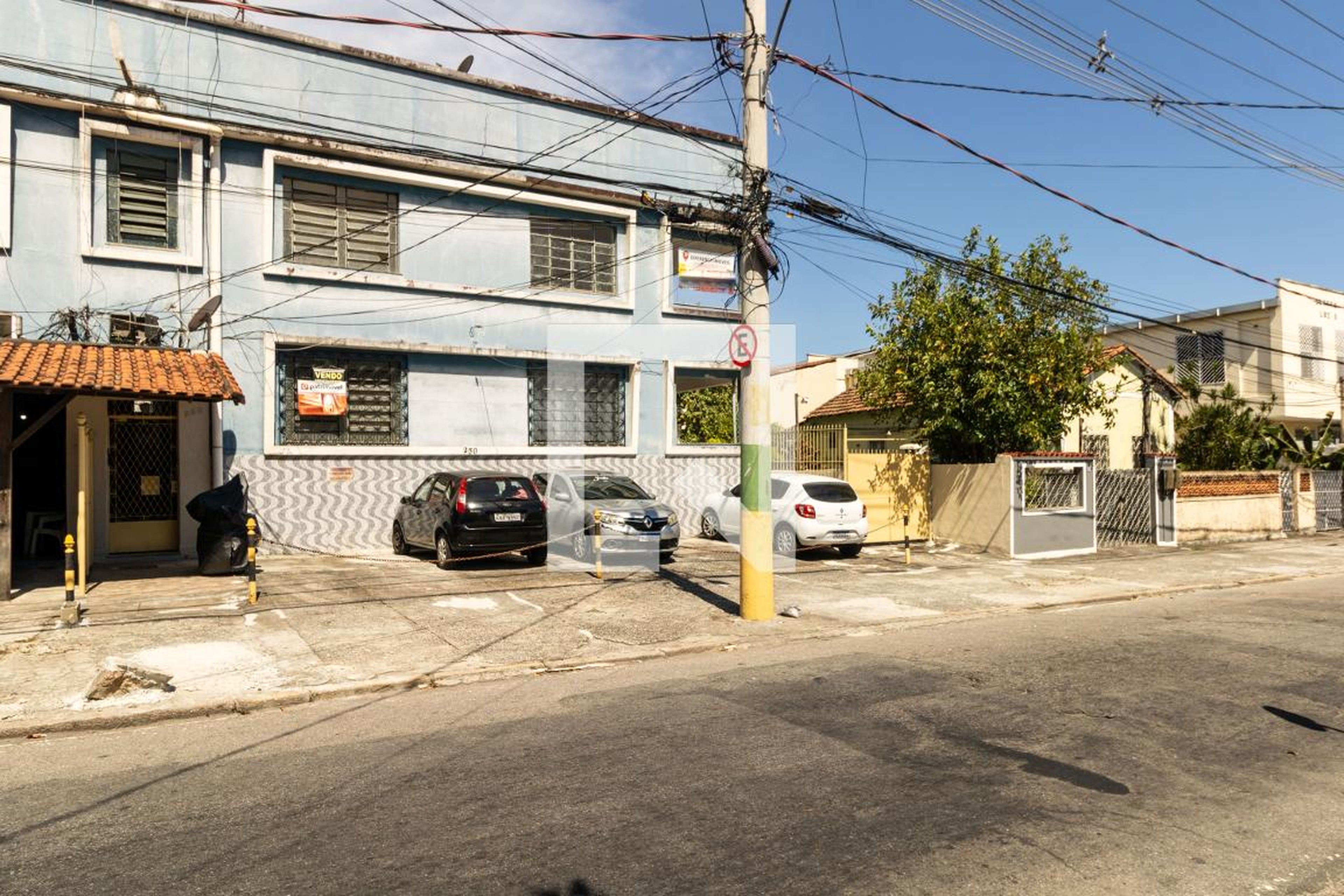 Fachada do Prédio Condomínio em Rua Vítor Alves, 250