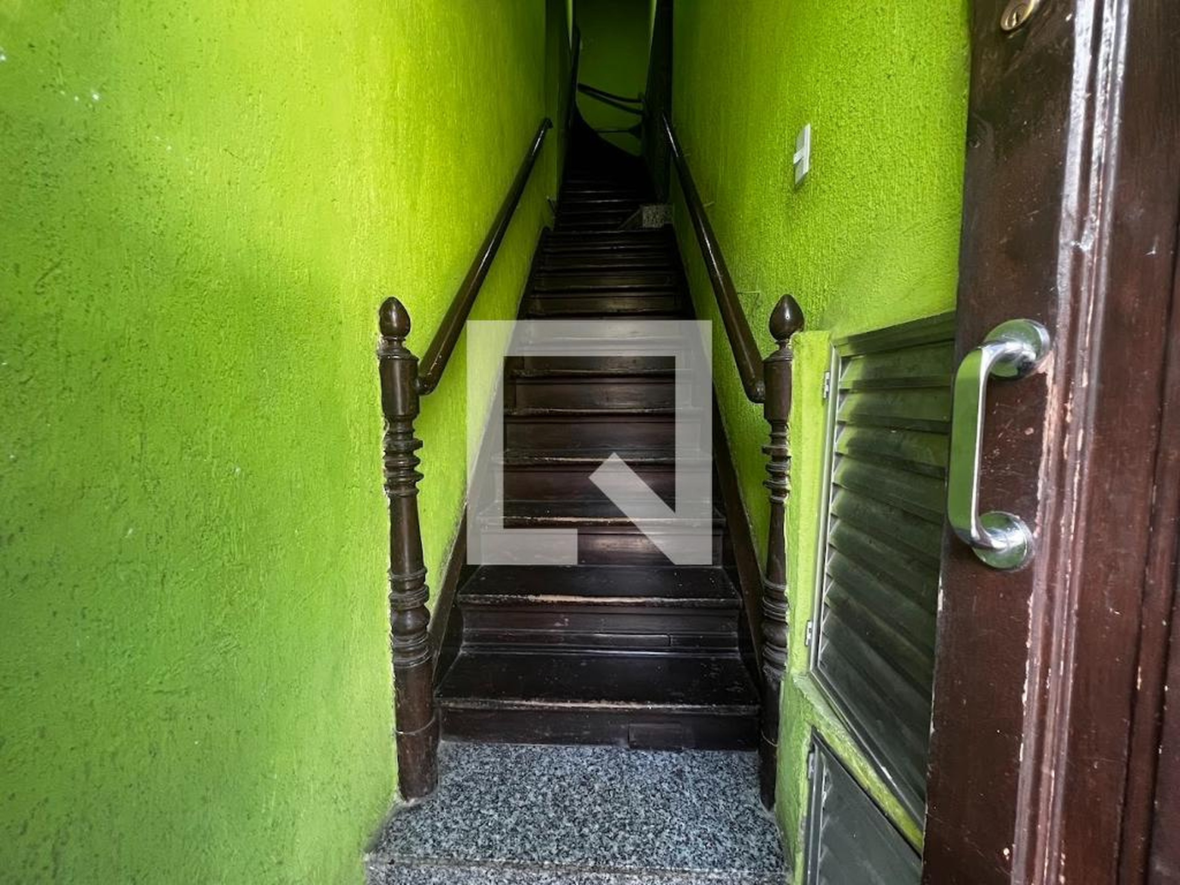 Hall - null