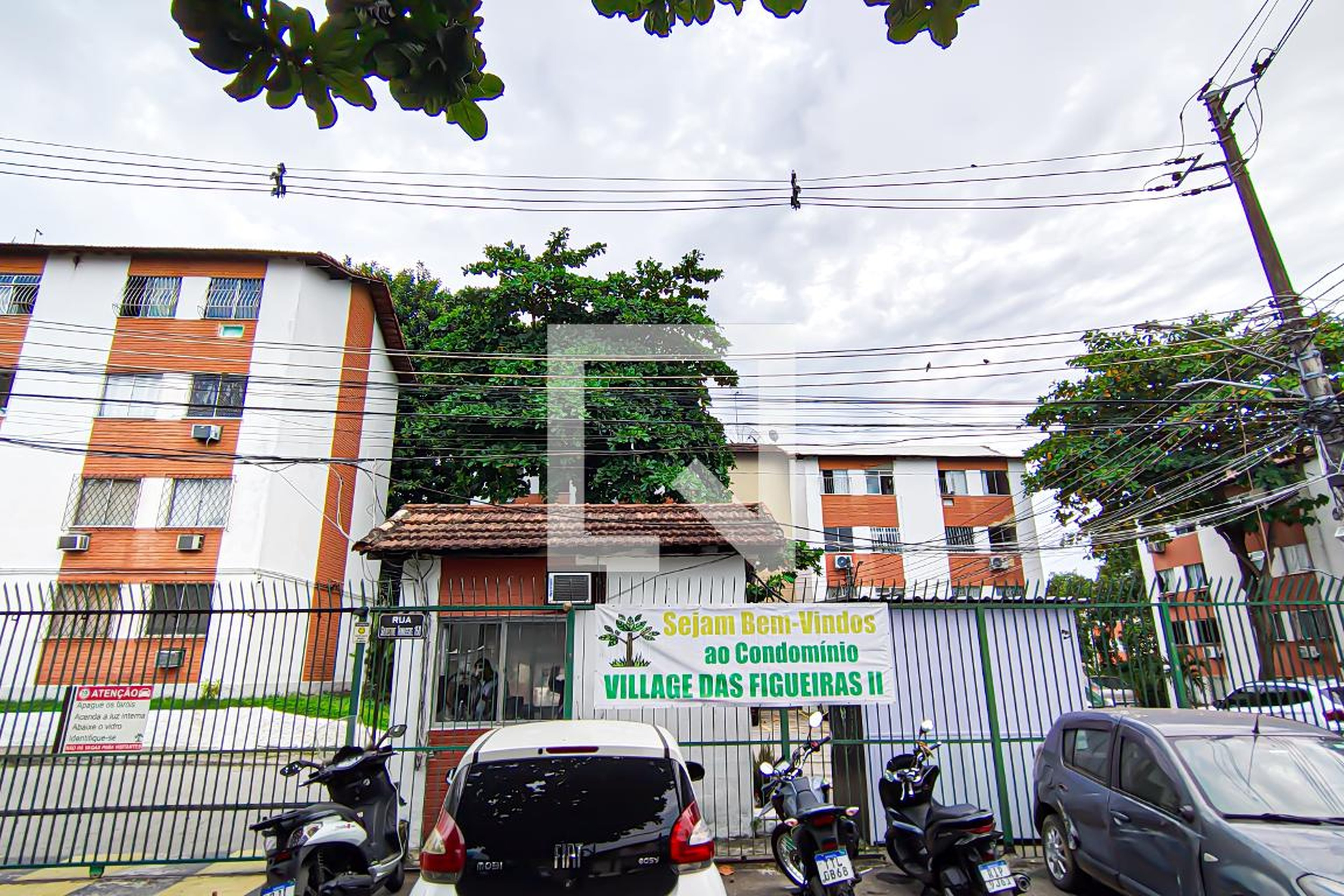 Fachada Condomínio Village das Figueiras