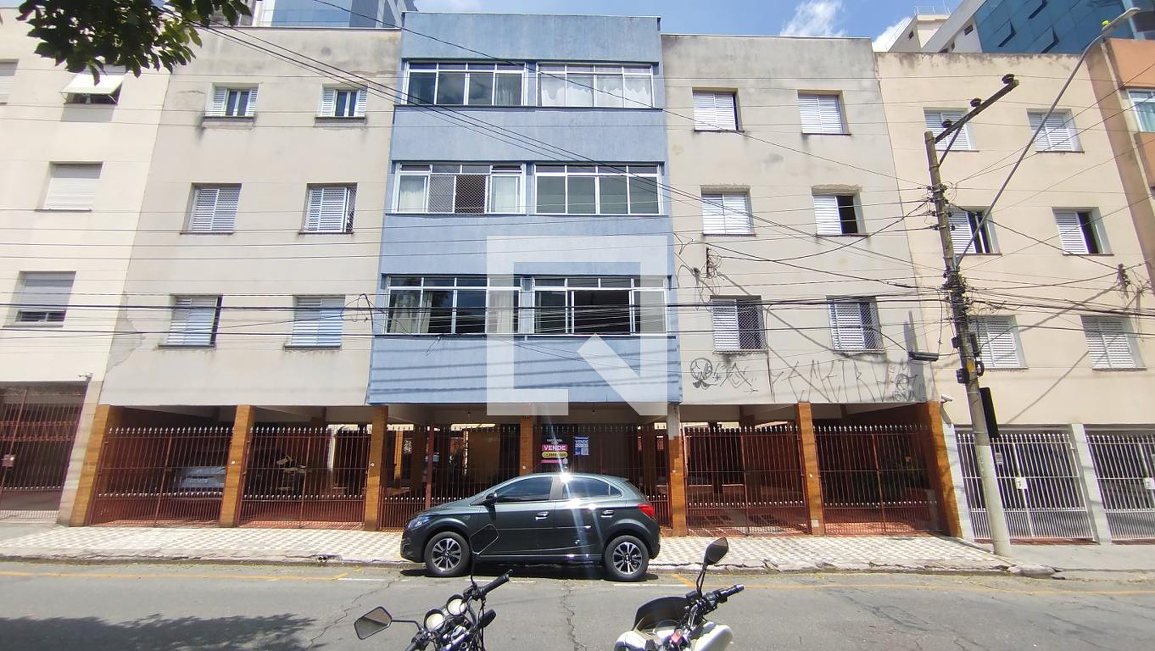 Fachada Condomínio em Rua Santa Rosa, 158