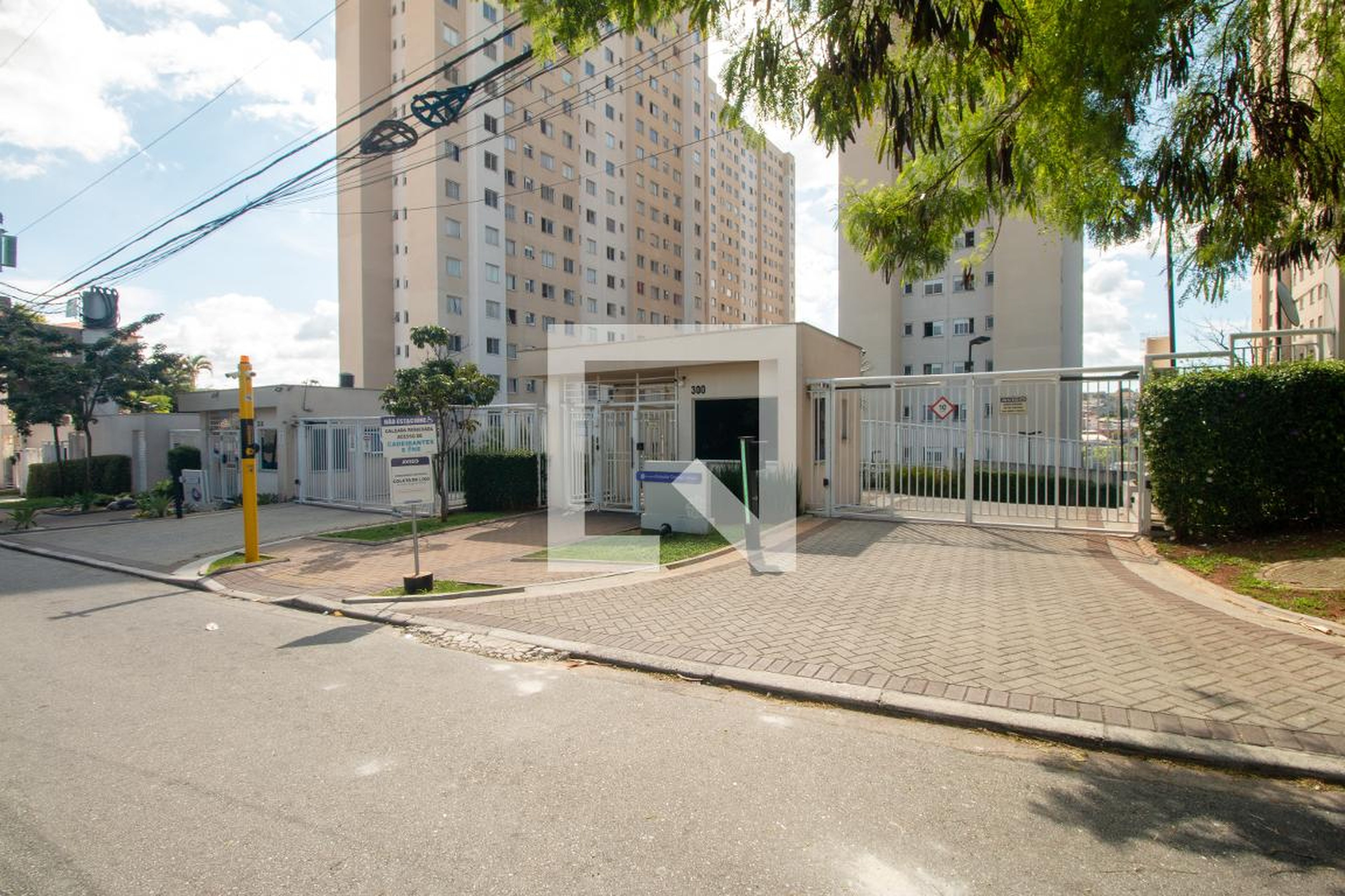 Fachada Condomínio em Rua Doutor José Serra Ribeiro, 40
