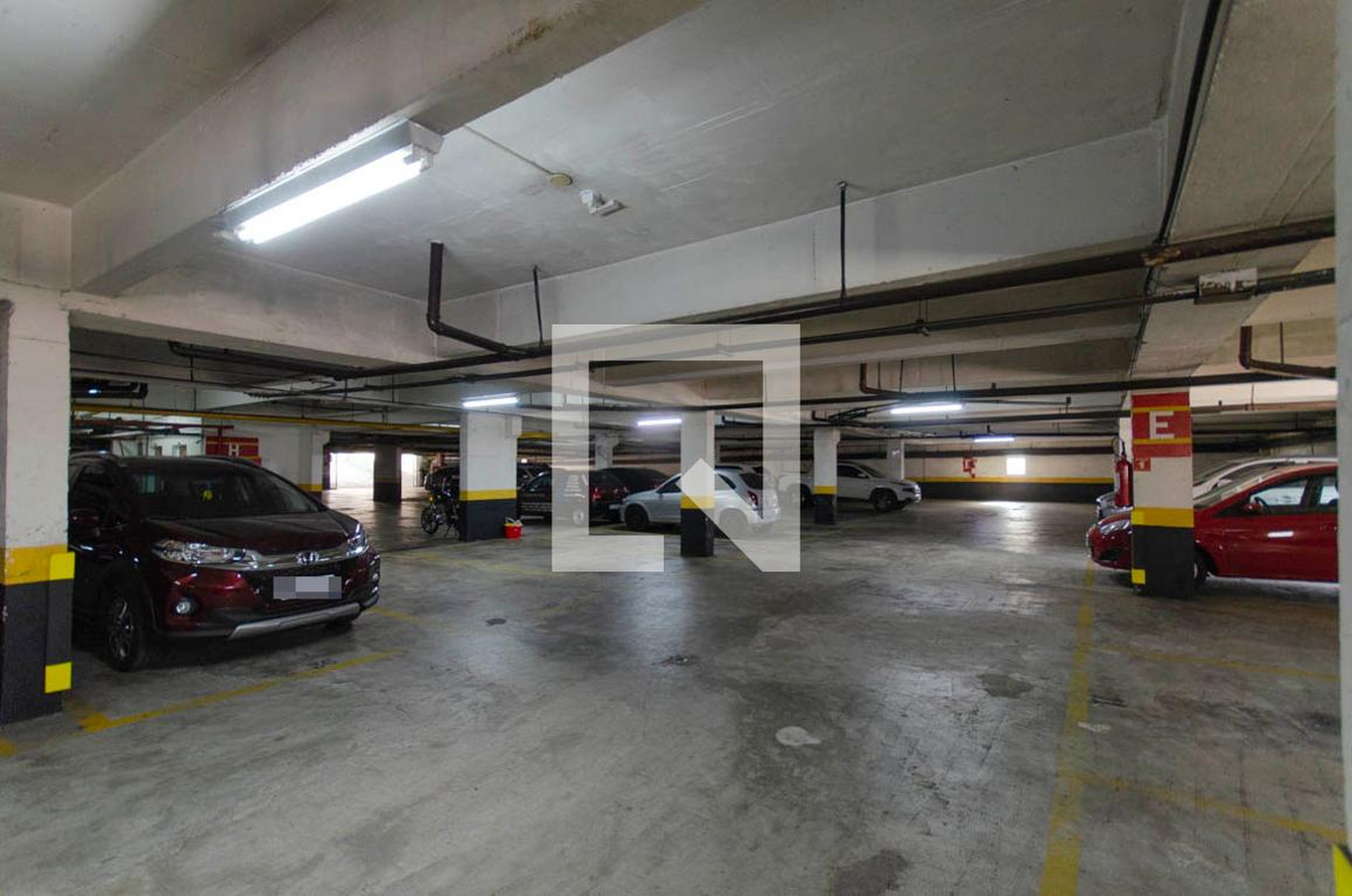 Estacionamento - edificio castellon