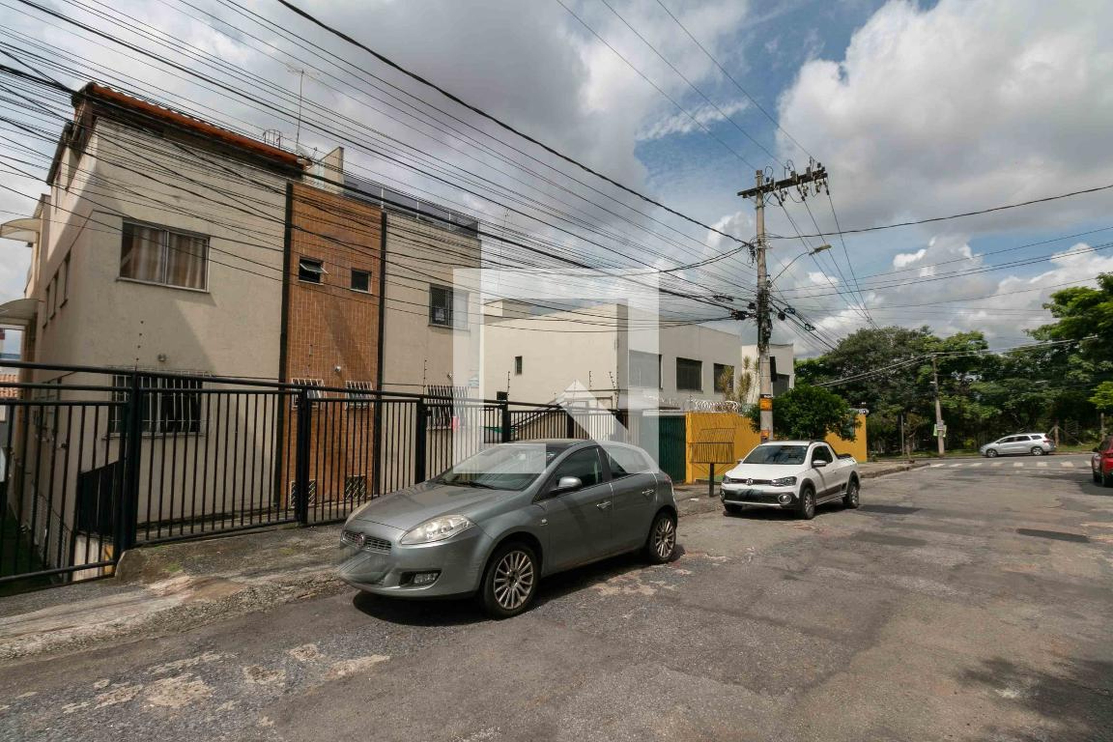 Fachada Condomínio em Rua Maestro George Marinuzi, 295