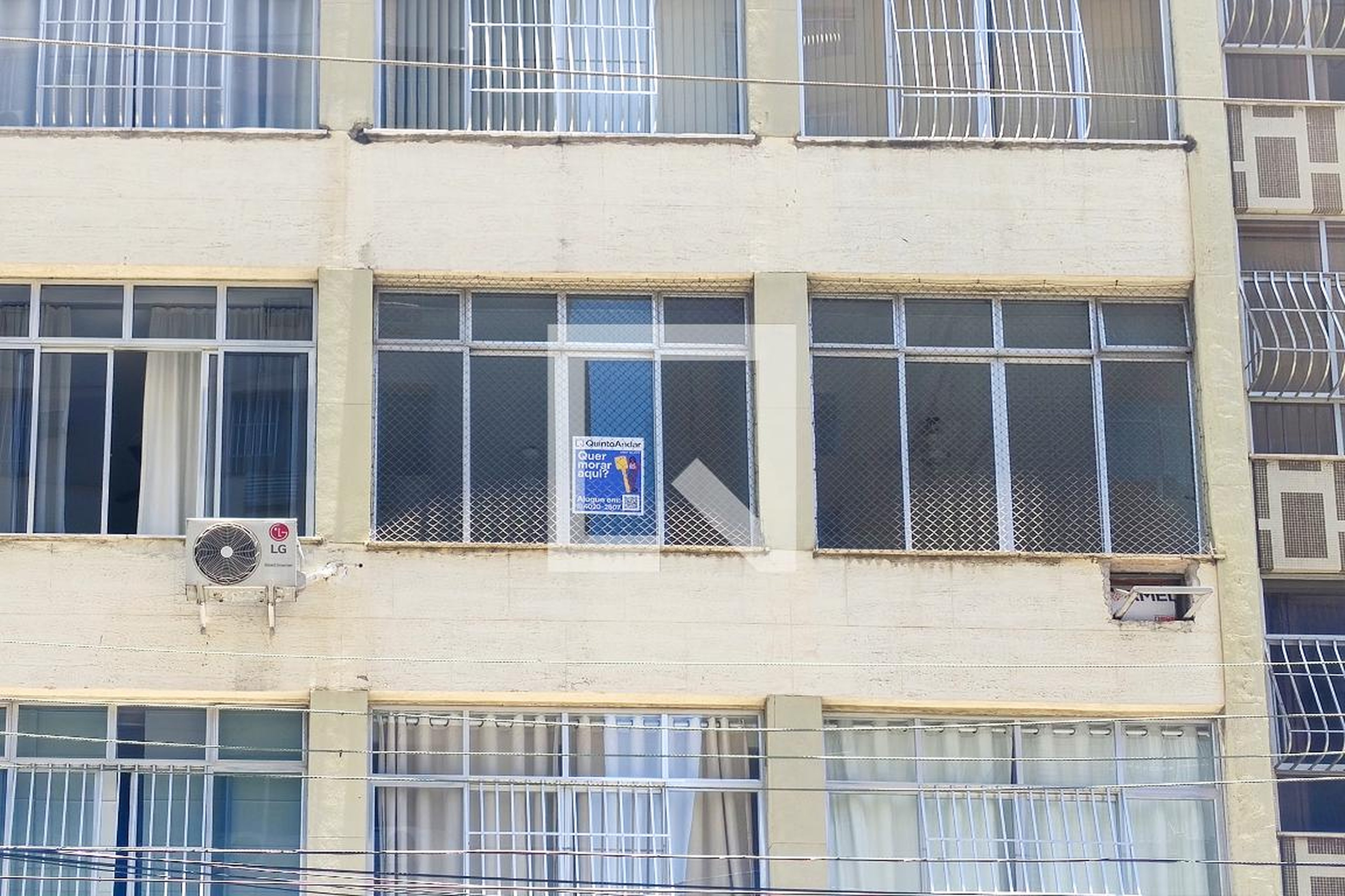 Fachada do Prédio Edifício Hellyette