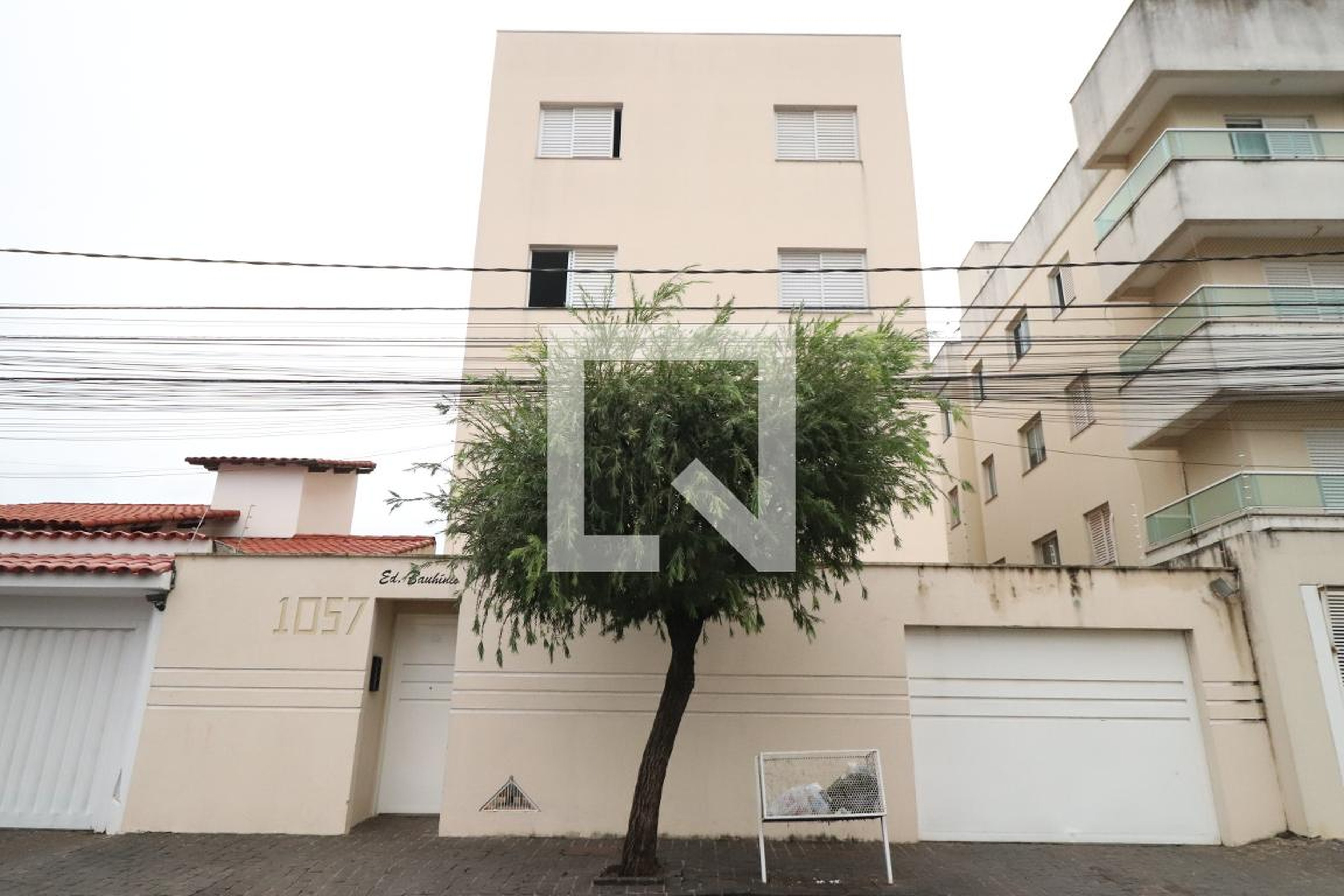 Fachada Condomínio em Avenida Professora Juvenília dos Santos, 1057