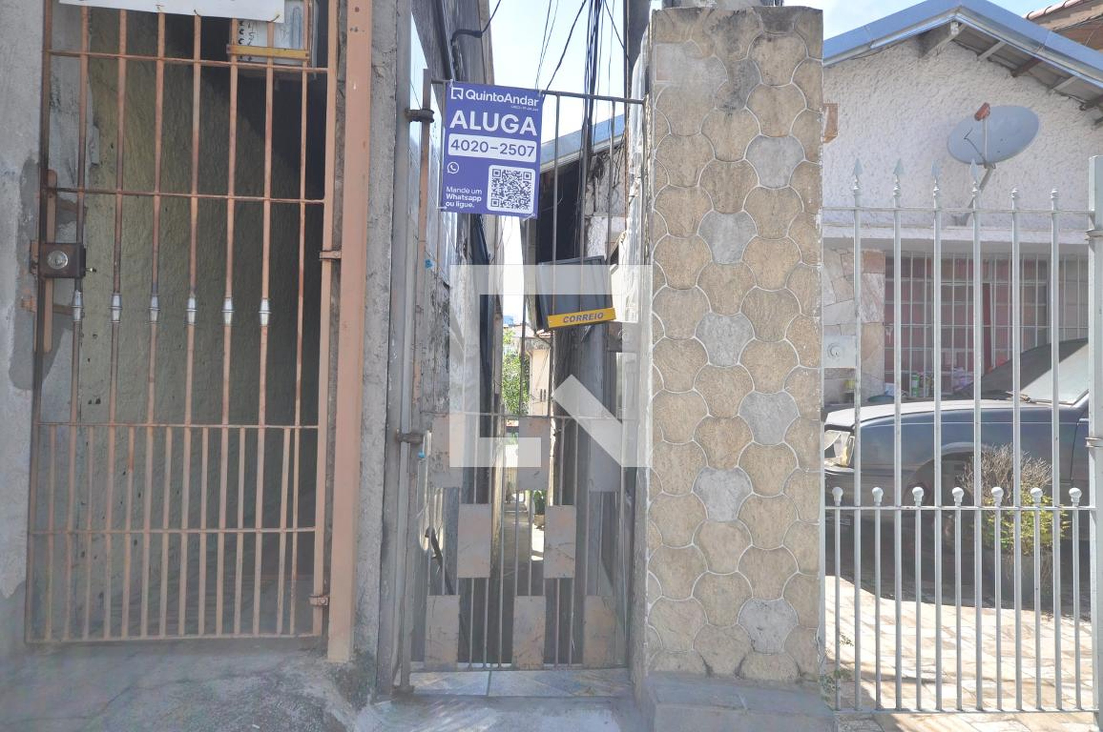 Fachada Condomínio em Rua Agudos Grandes, 352