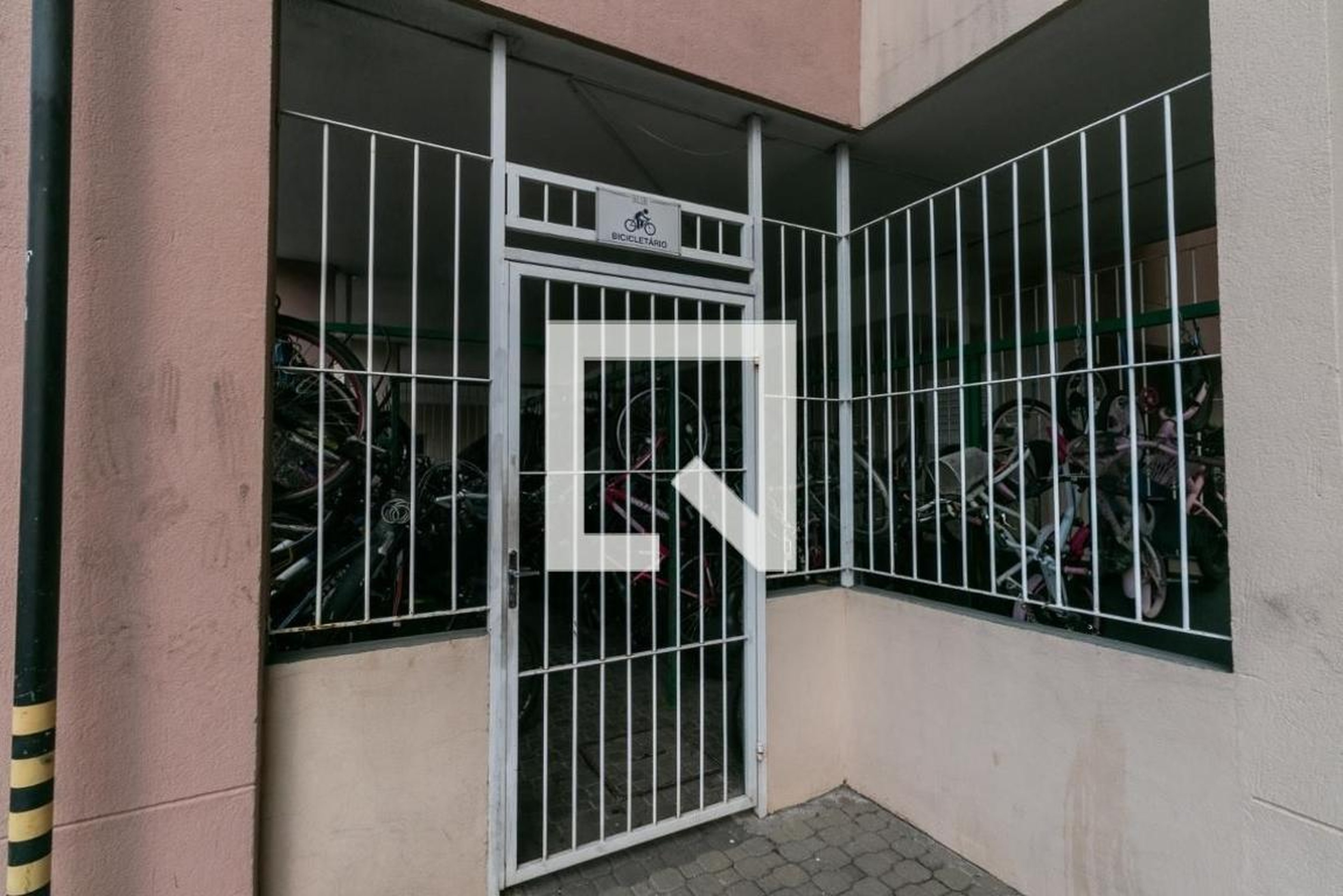 Bicicletário - East Side Park