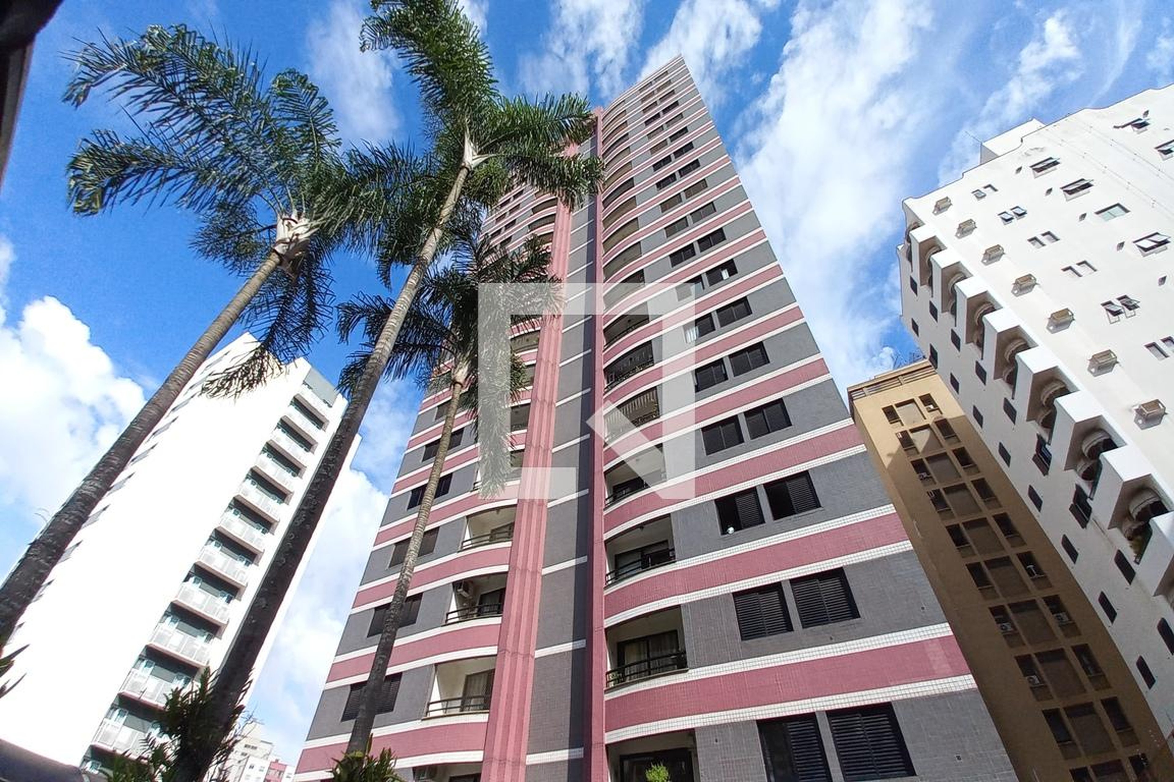 Fachada do Prédio Condomínio em Rua Quatorze de Dezembro, 377