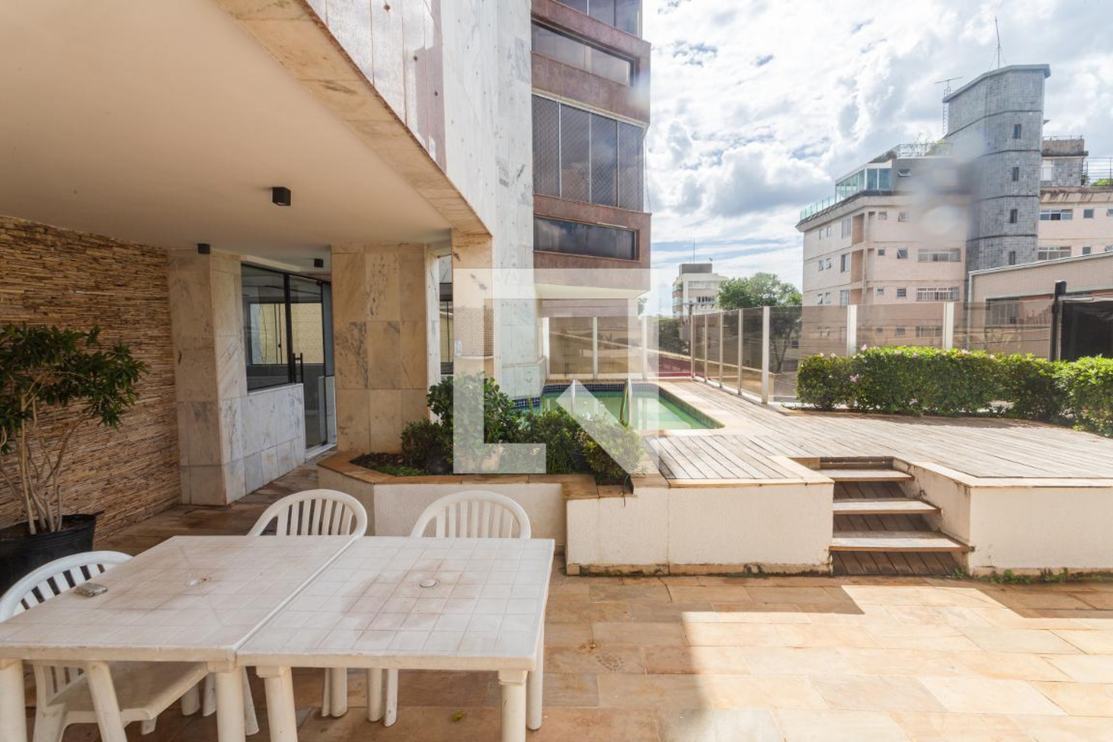 Área da Piscina - Edifício Serrano