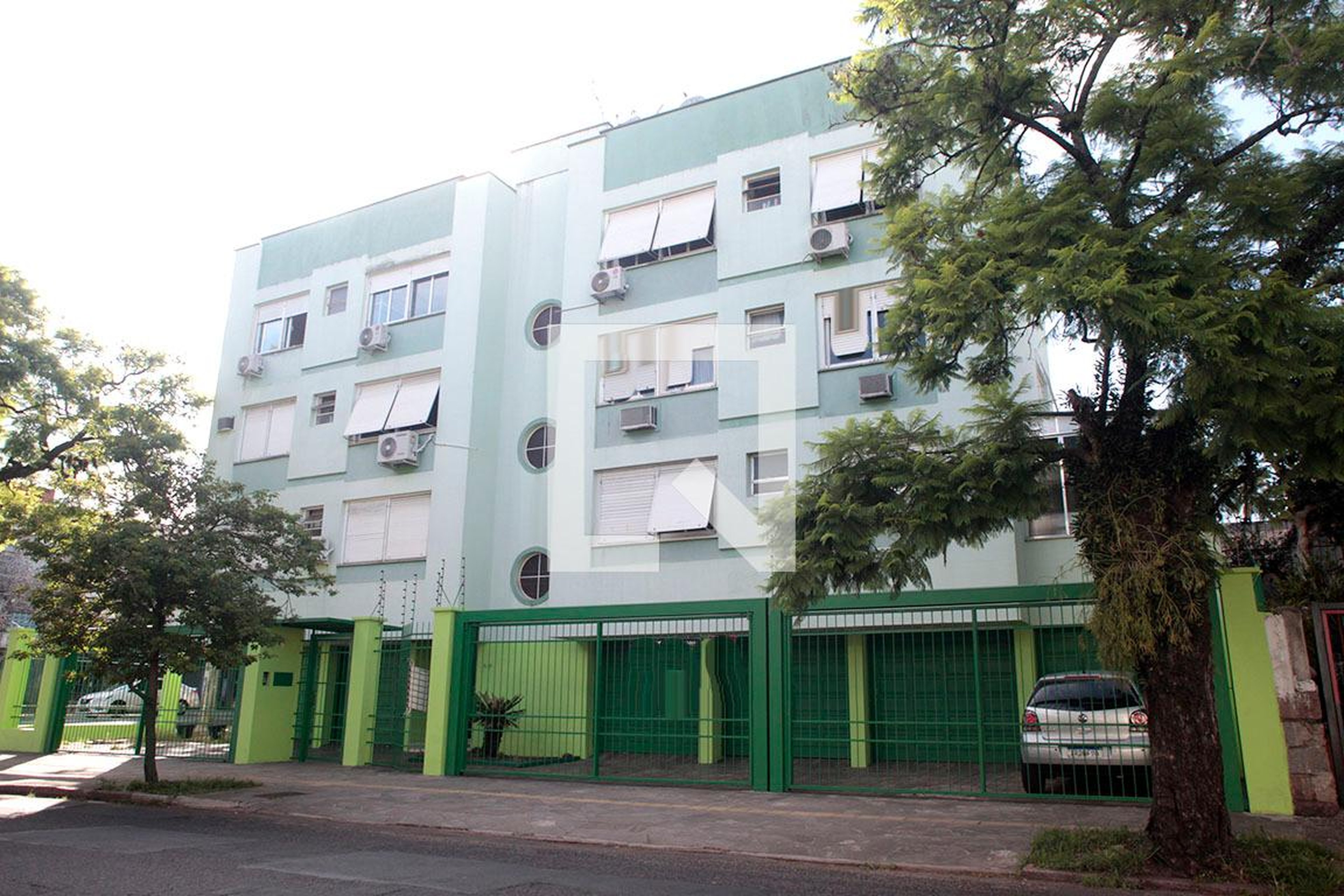 Fachada Condomínio em Rua Vicente da Fontoura, 815