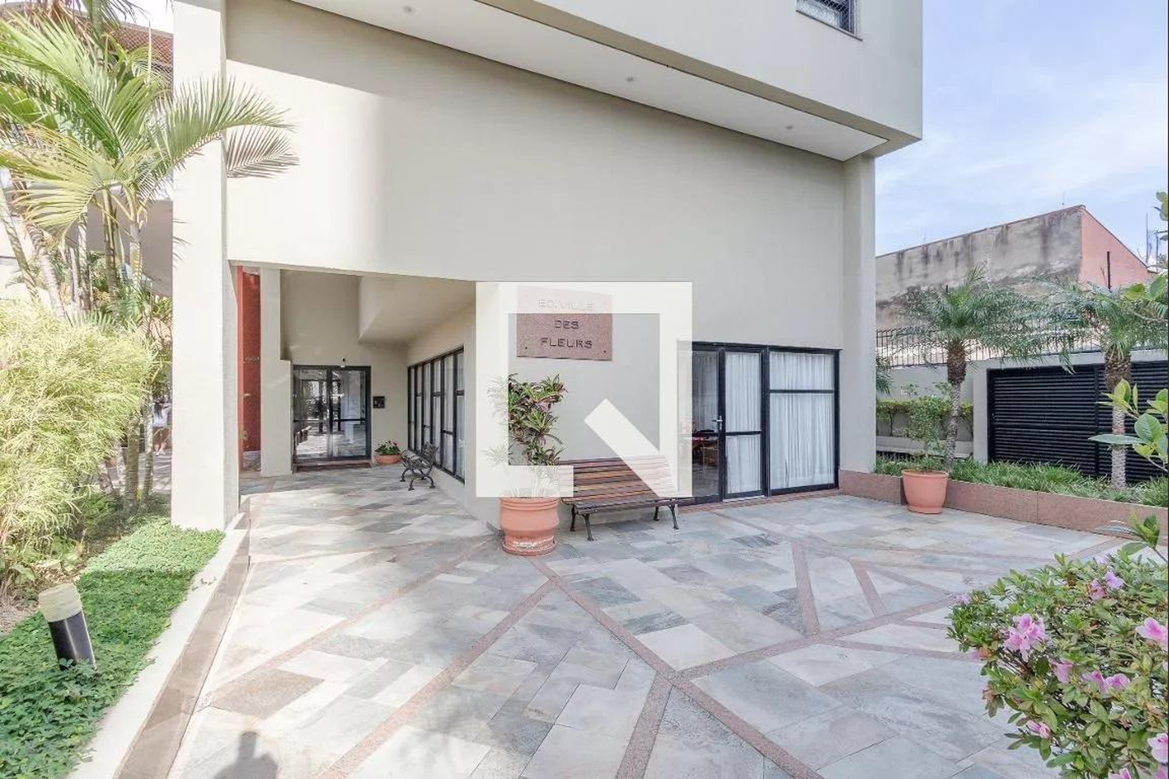 Fachada Condomínio Ville des Fleurs