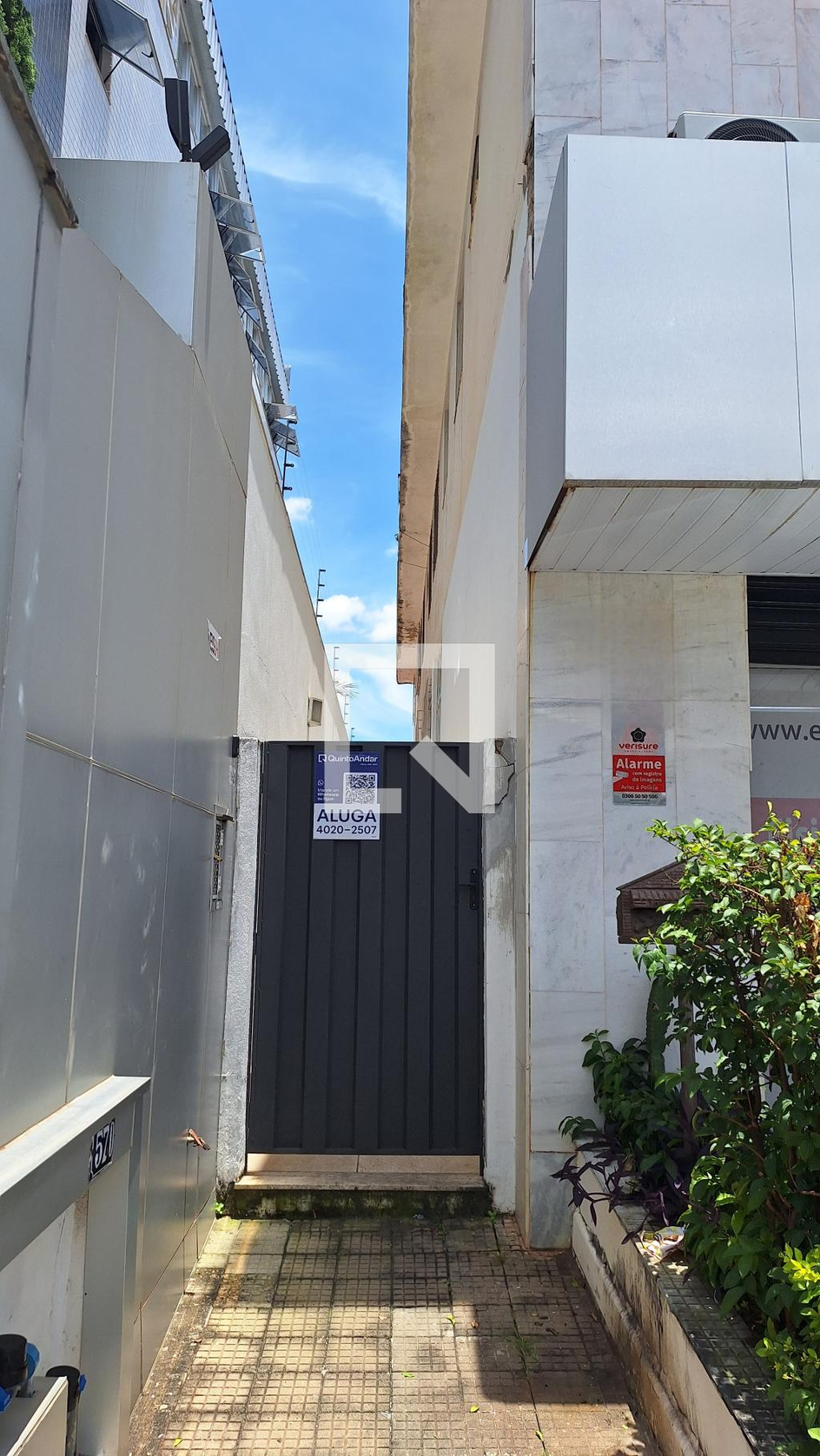 Fachada Condomínio em Rua das Gaivotas, 574