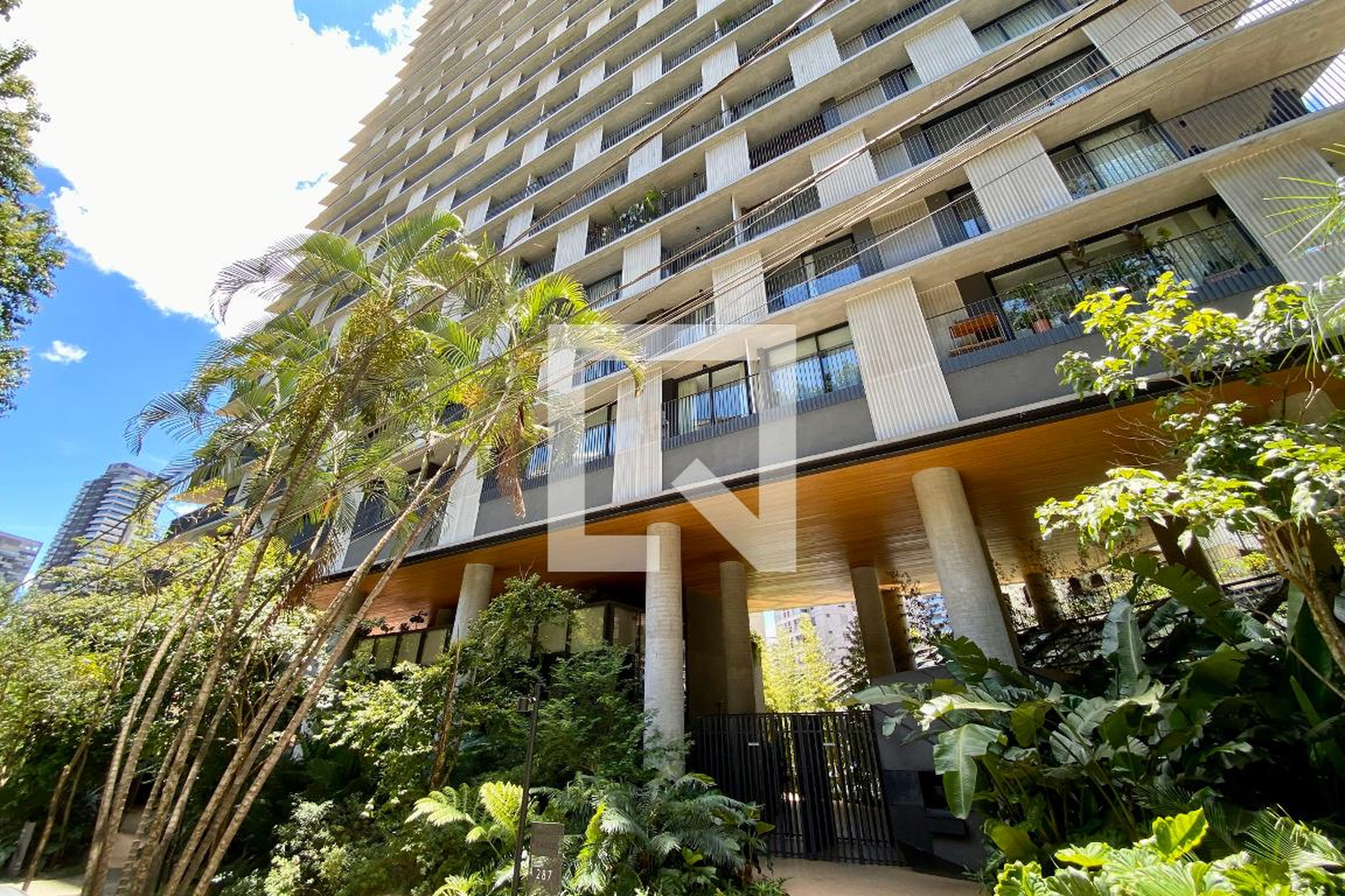 Fachada Condomínio em Rua Agissê, 267