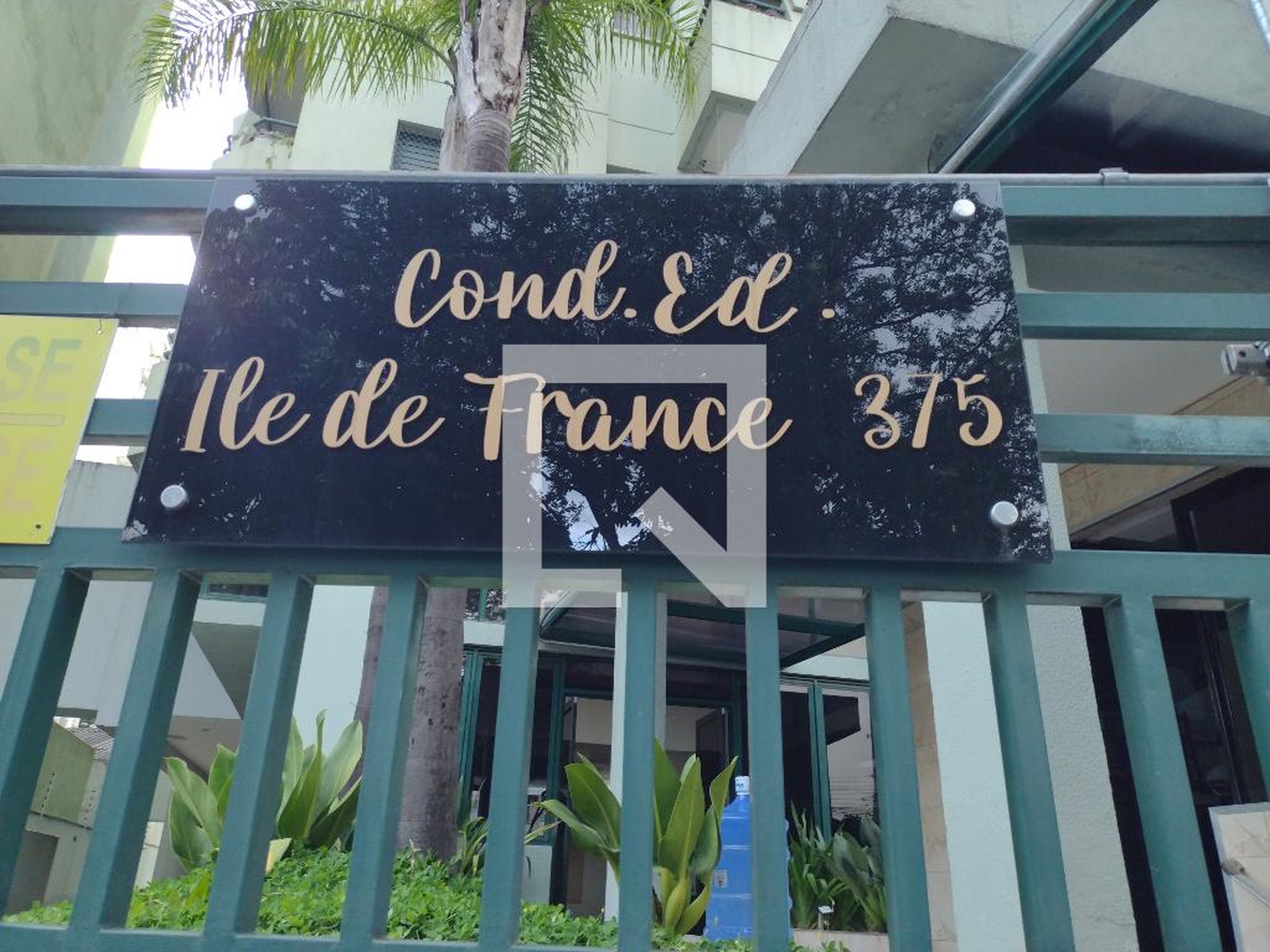 Fachada do prédio Condomínio Ilê de France