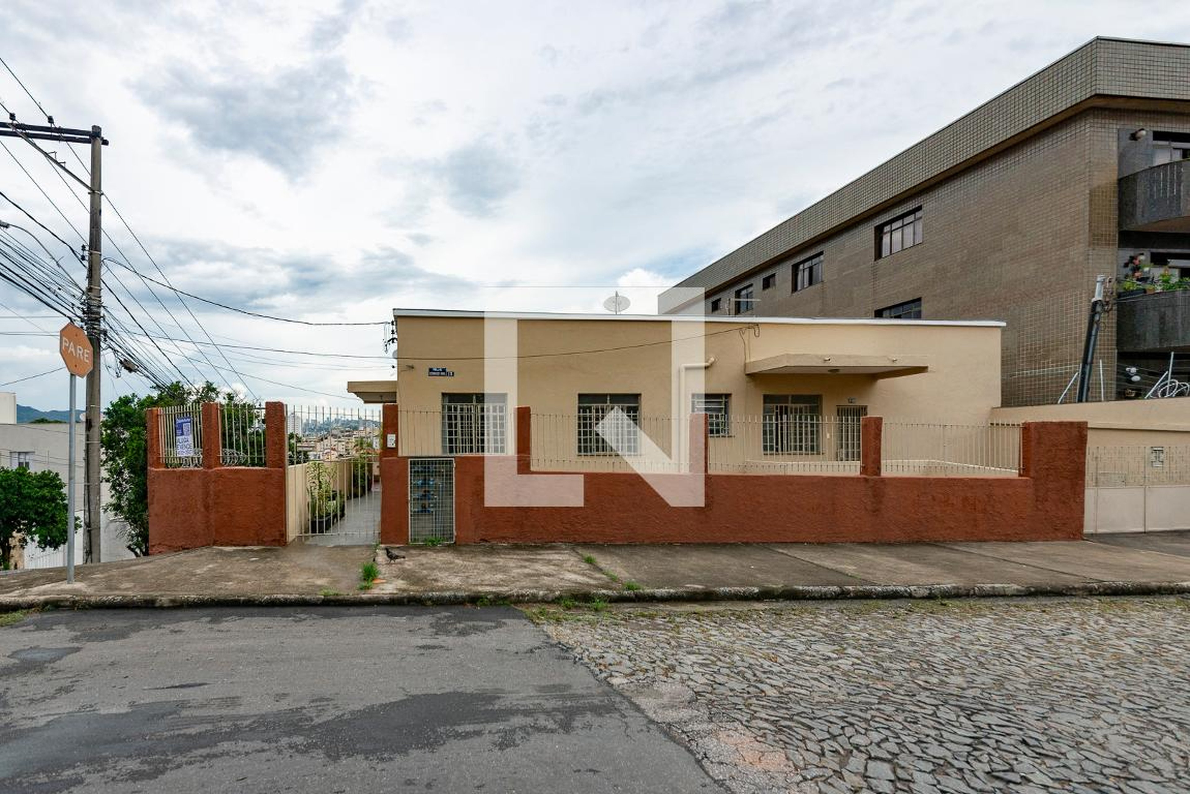 Fachada Condomínio em Rua Desembargador Tôrres, 15