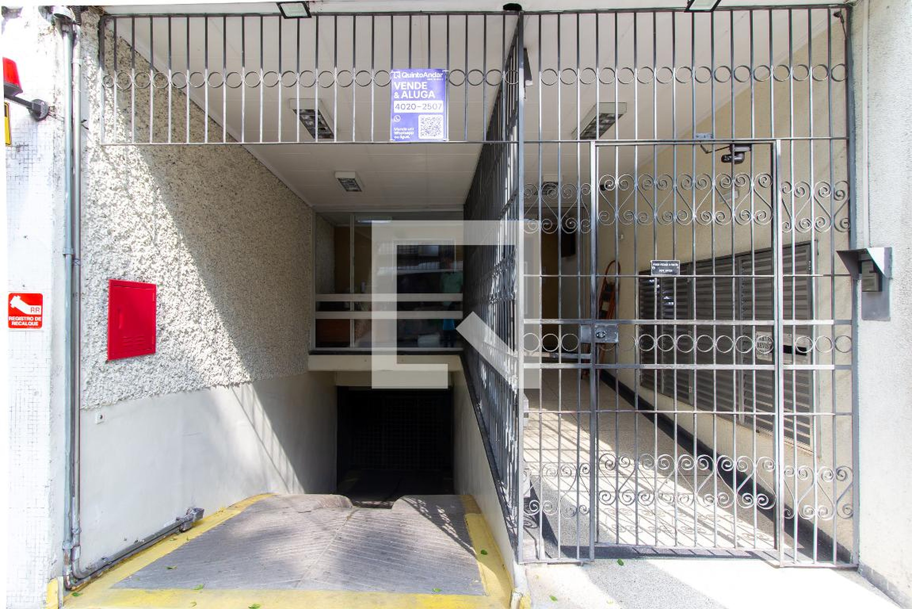 Fachada Condomínio em Rua Prates, 568