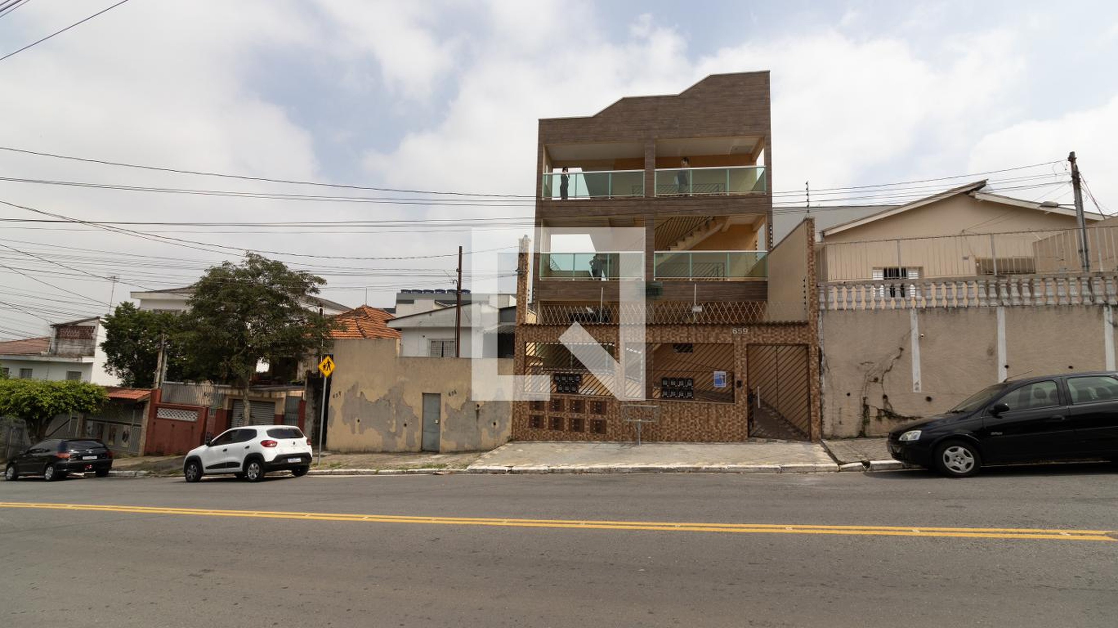 Fachada Condomínio em Rua Desembargador Rocha Portela, 659